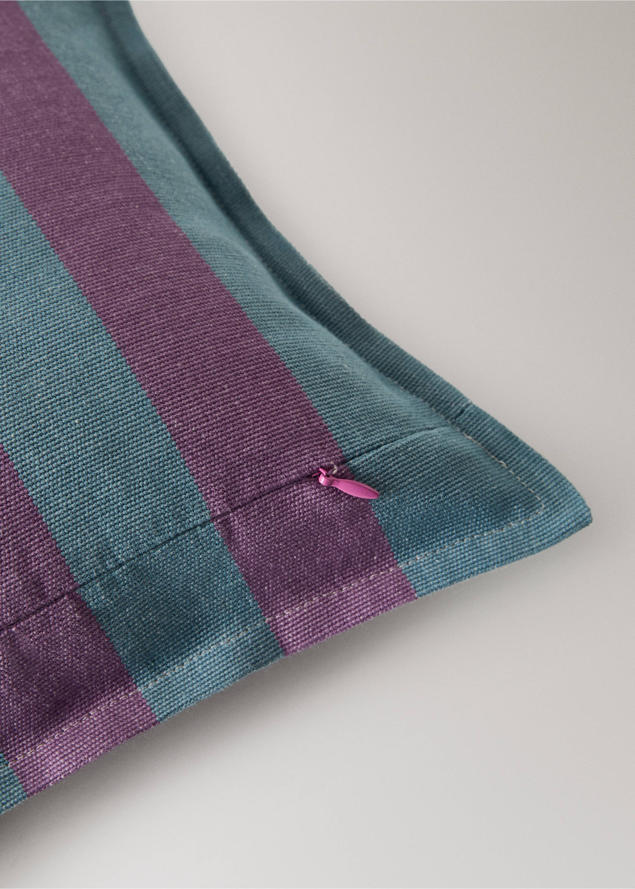 Cotton cushion cover with striped design 30x50 cm - Details of the article 2, Pastel Pink. Ref: 27042924-00.