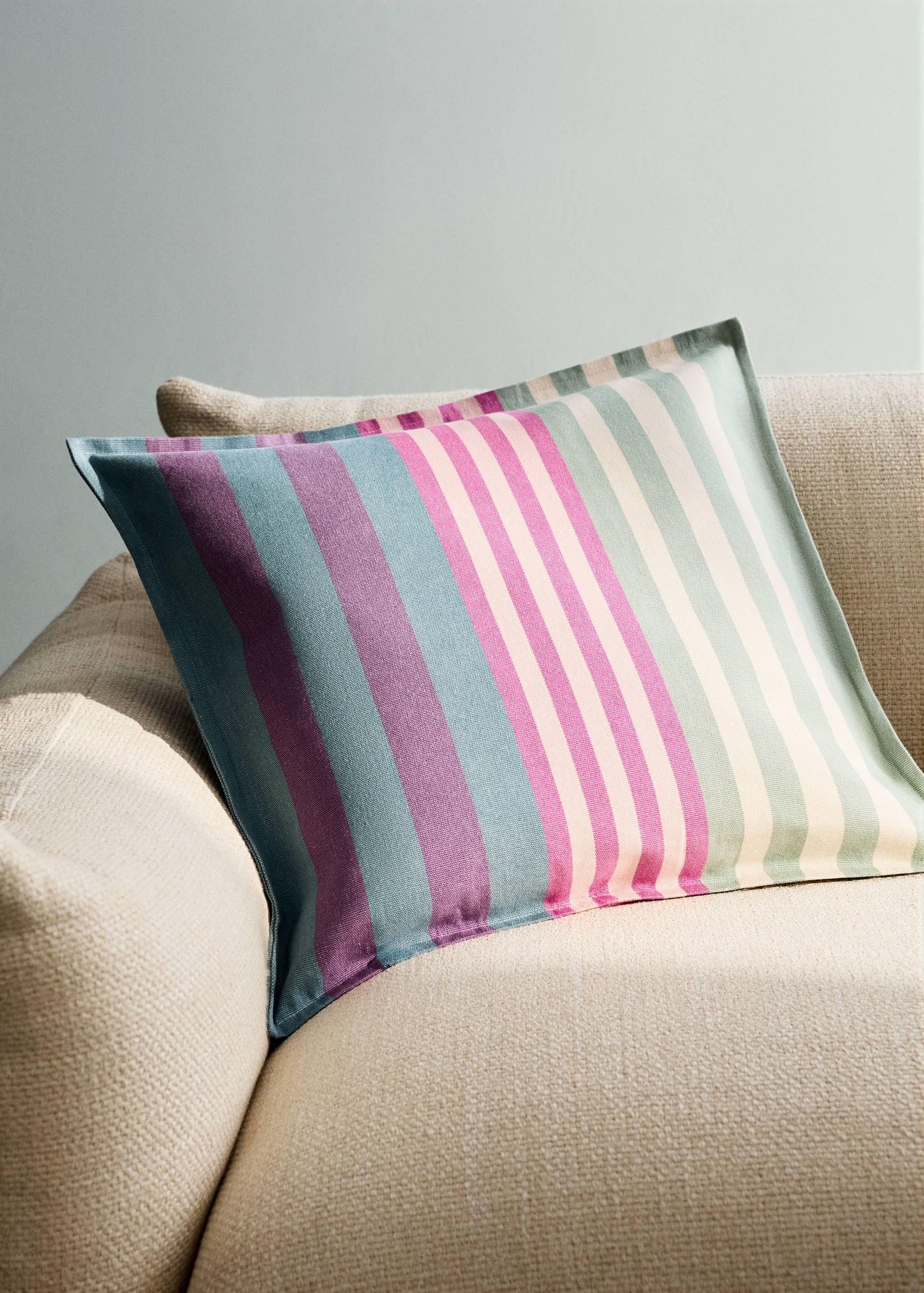 Housse de coussin coton modèle à rayures 50x50 cm - Plan général