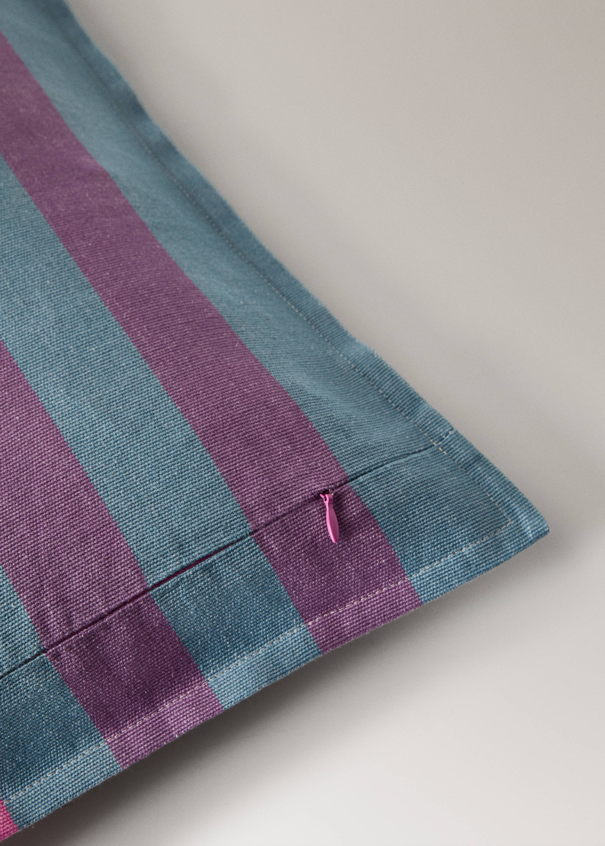 Housse de coussin coton modèle à rayures 50x50 cm - Détail de l'article 2