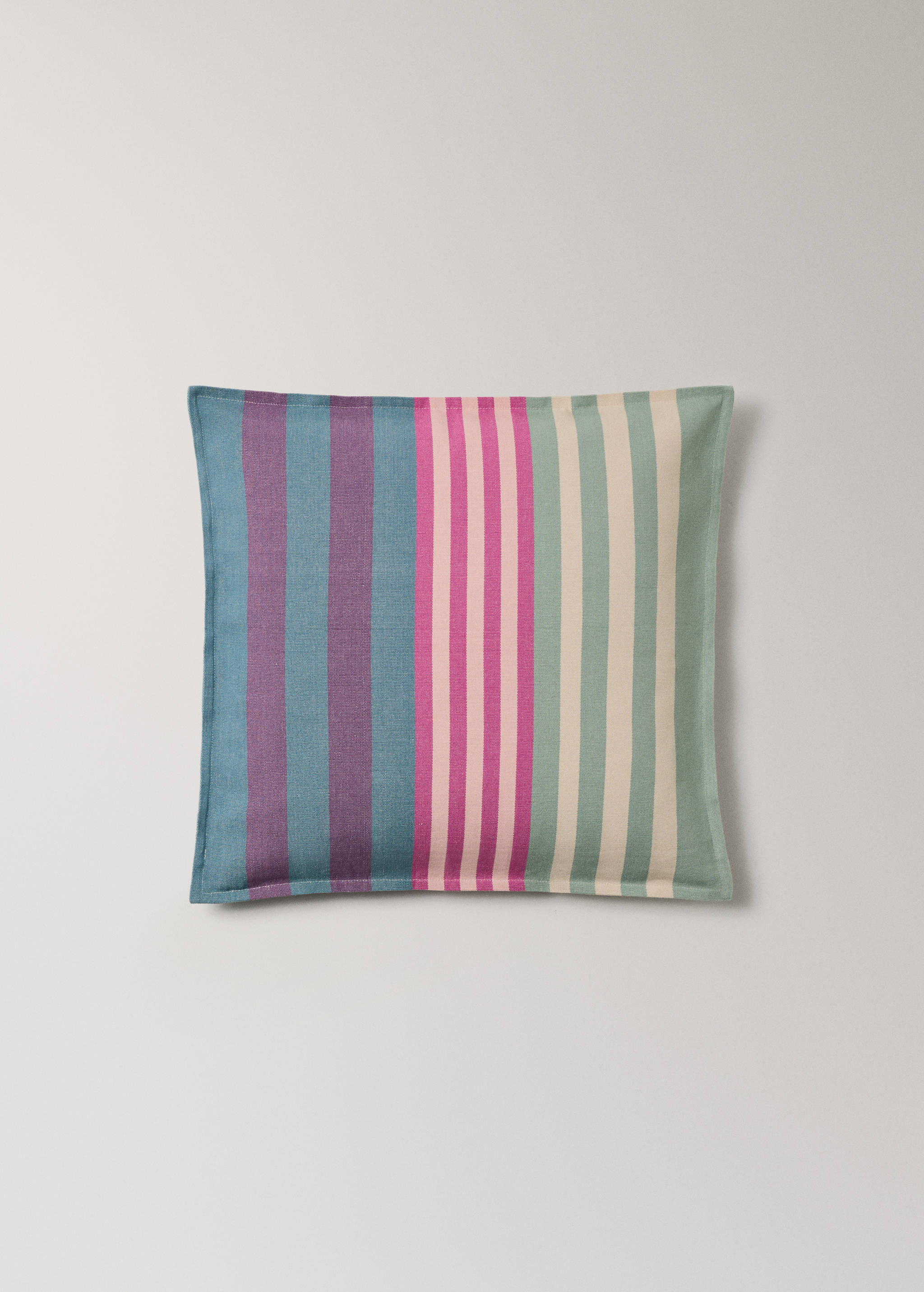 Cotton cushion cover with striped design 50x50 cm - Article without model
