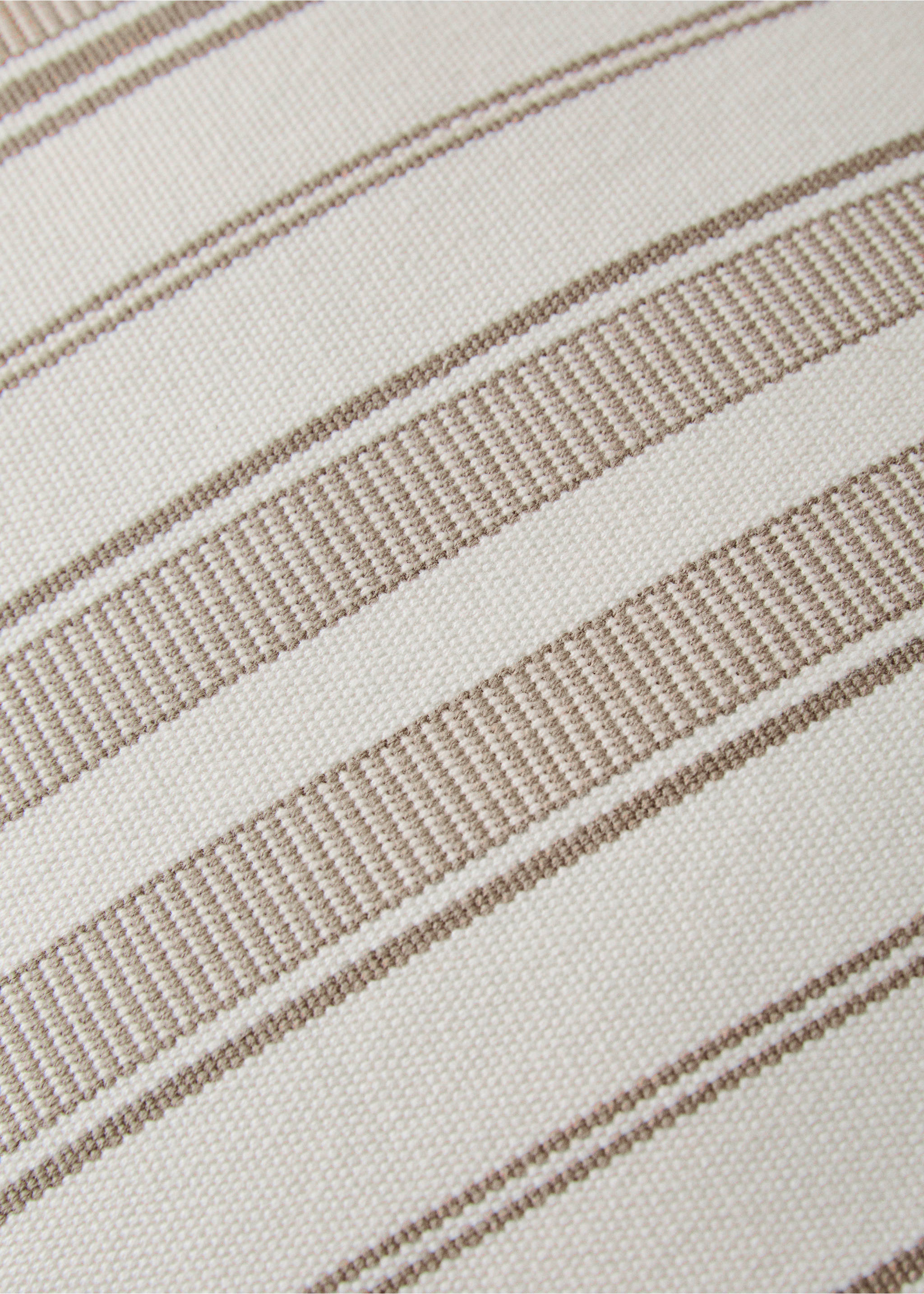 Kissenbezug mit Streifenmuster und Overlock-Verarbeitung, 40 x 60 cm - Detail des Artikels 3, Hellbraun/Pastellbraun. Ref: 27042927-00.