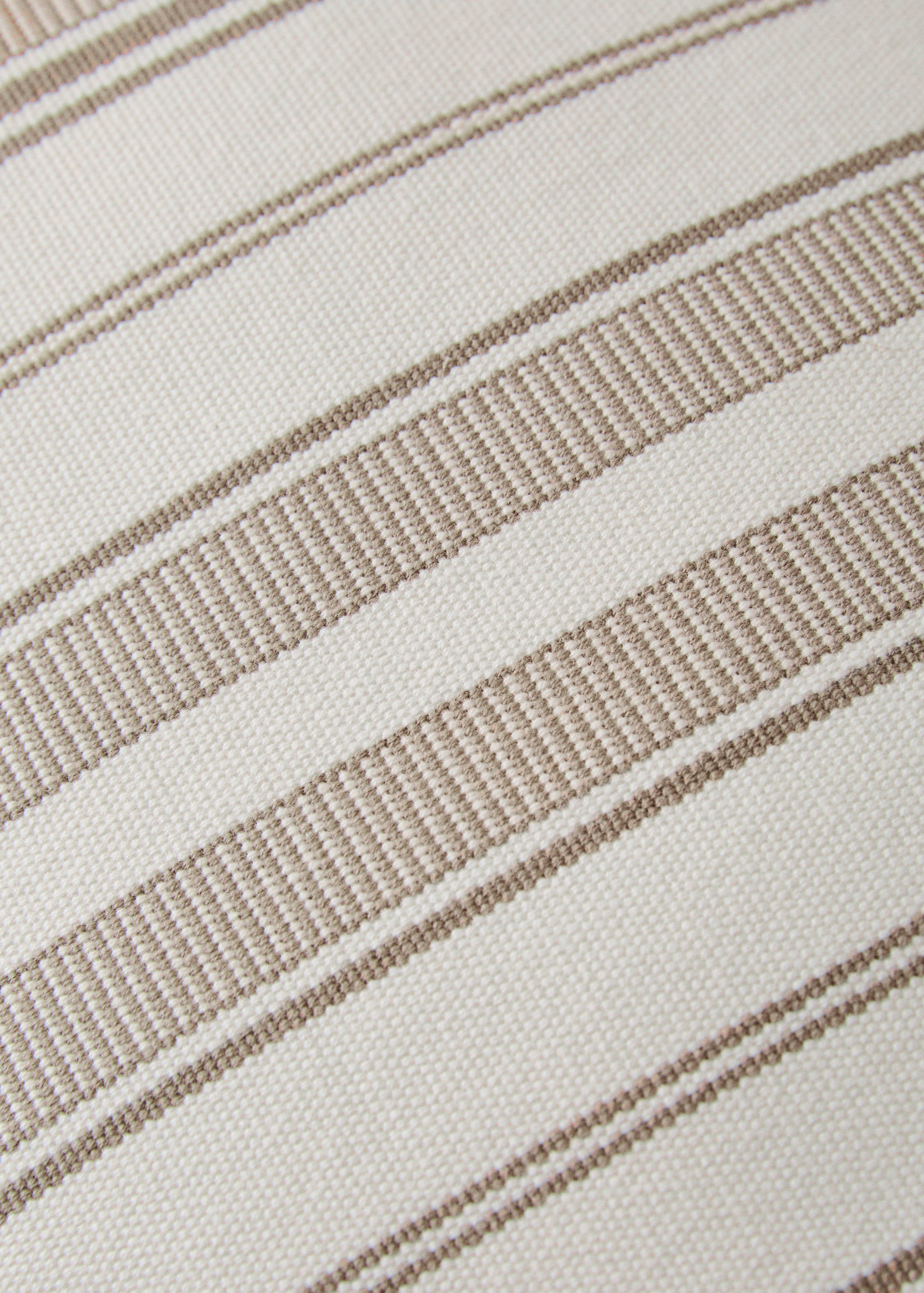 Cushion cover with stripe design and overlock finish 40x60 cm - Details of the article 3