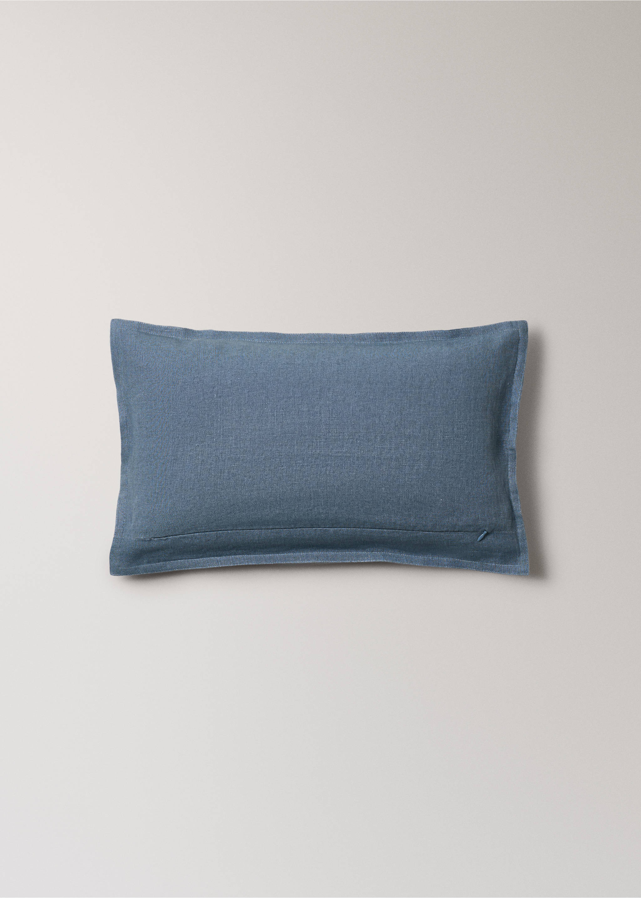 Linen cushion cover with flange 30x50 cm - Details of the article 1, Blue. Ref: 27042928-00.