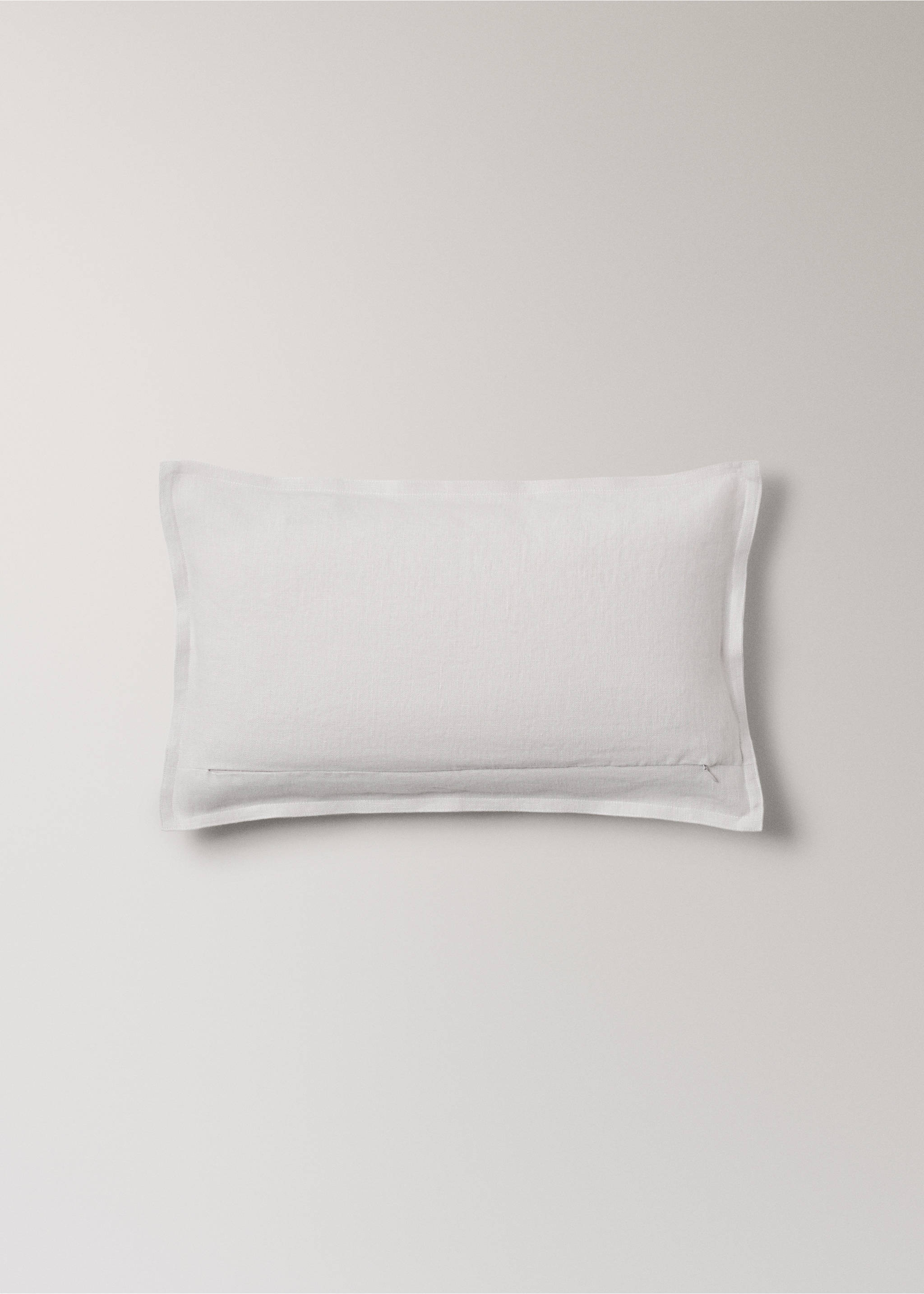 Linen cushion cover with flange 30x50 cm - Details of the article 1, Light Heather Grey. Ref: 27042928-00.