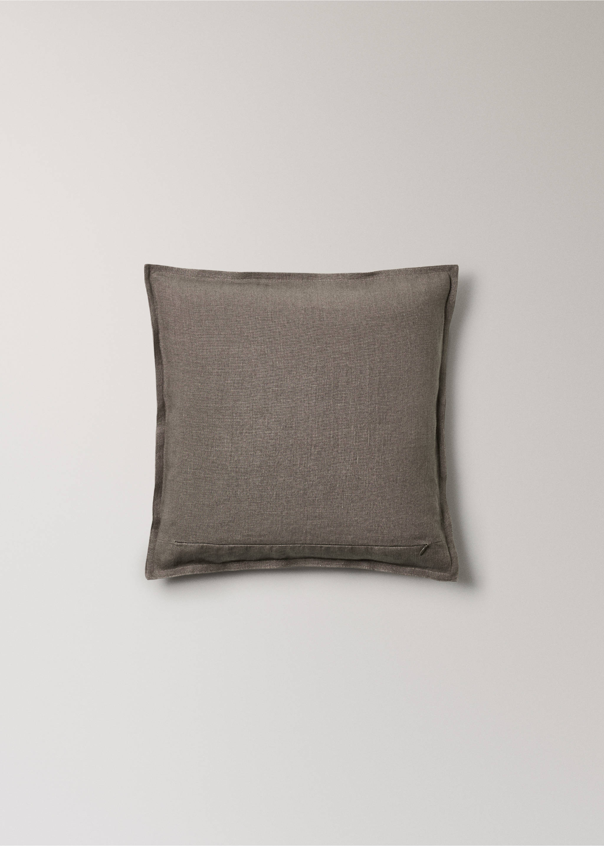 Linen cushion cover with flange 45x45 cm - Details of the article 1, Medium Brown. Ref: 27042929-00.