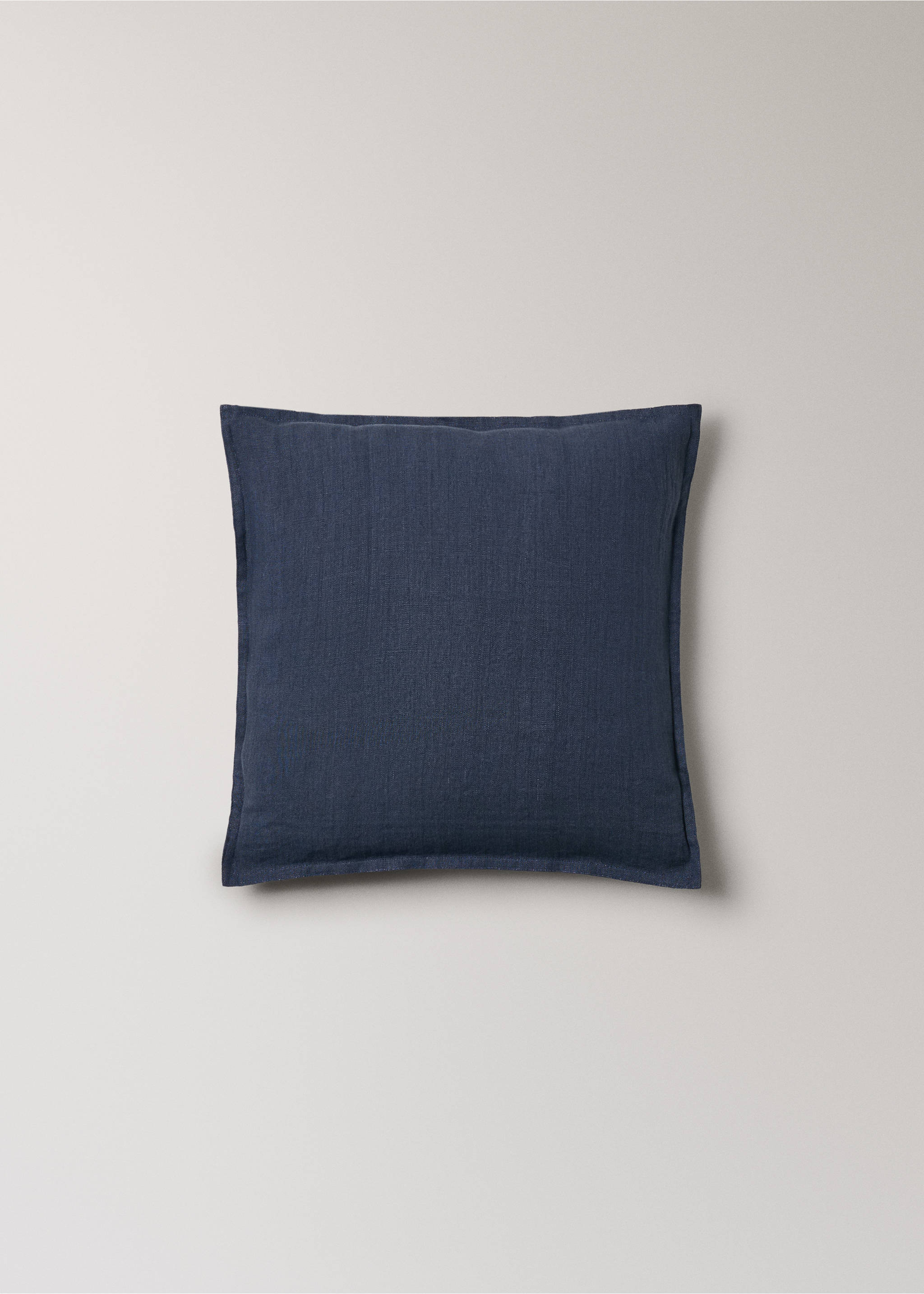 Linen cushion cover with flange 45x45 cm - Article without model, Navy. Ref: 27042929-00.