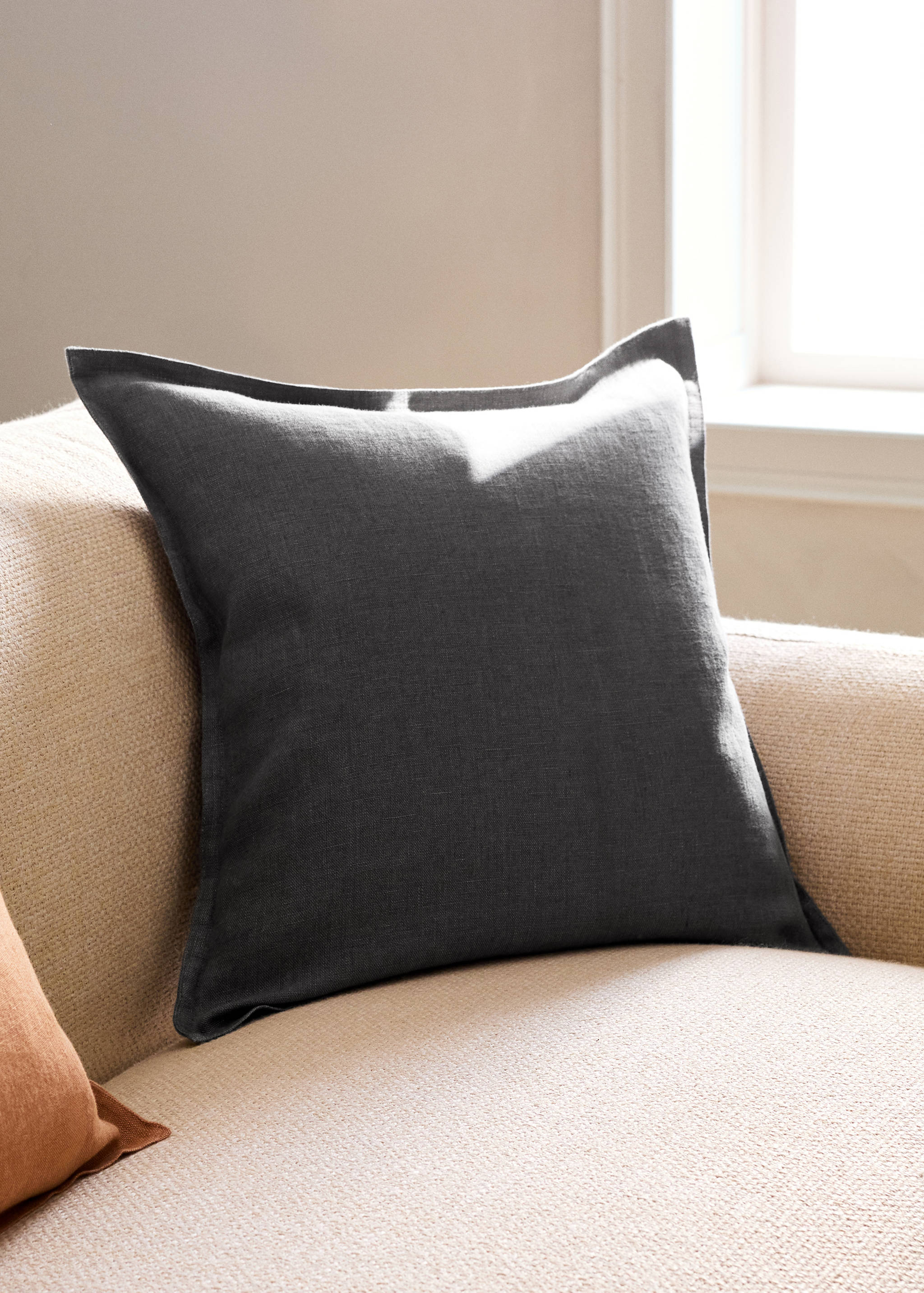 Linen cushion cover with flange 45x45 cm - General plane