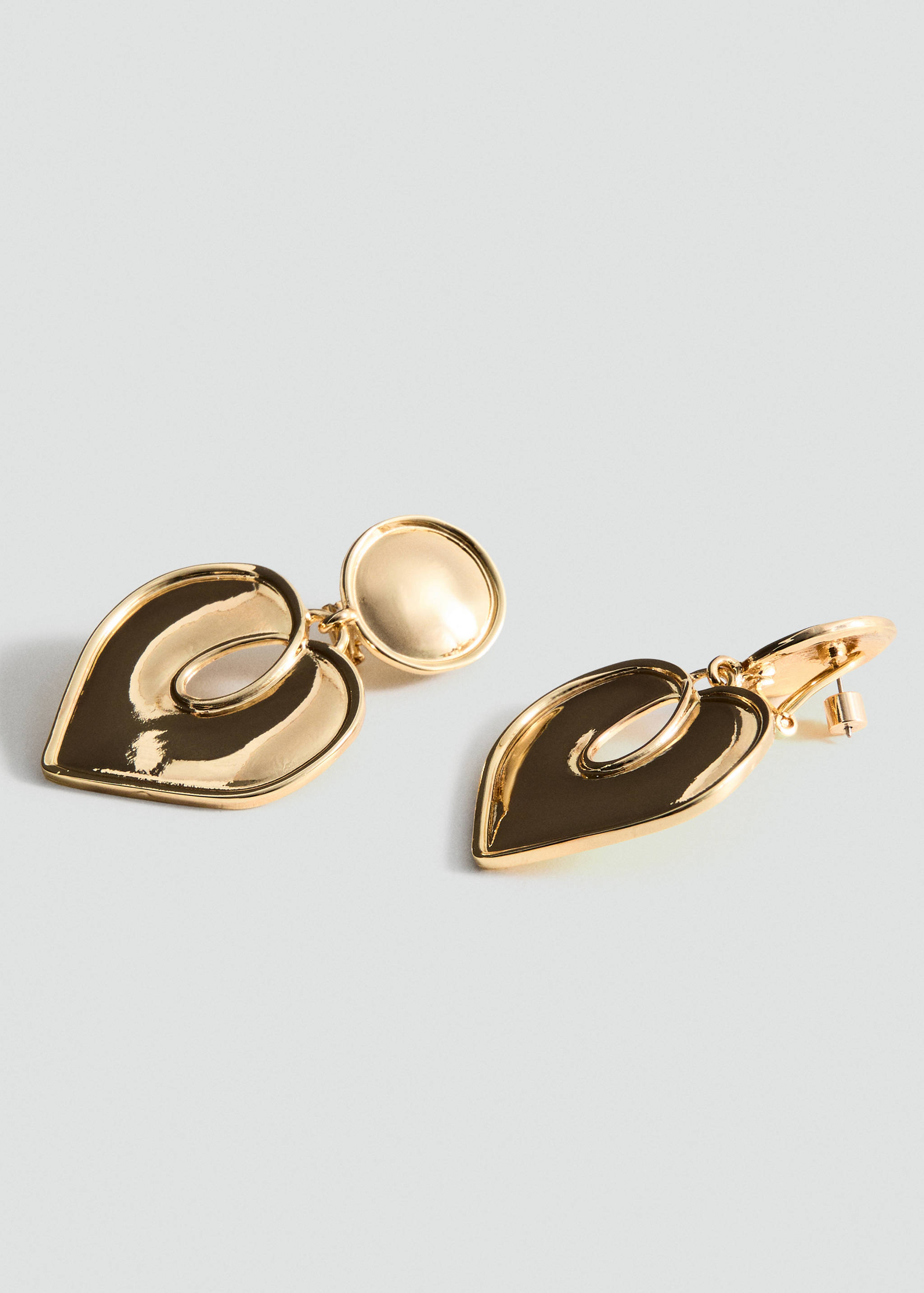 Boucles d'oreilles cœurs texturées - Plan moyen