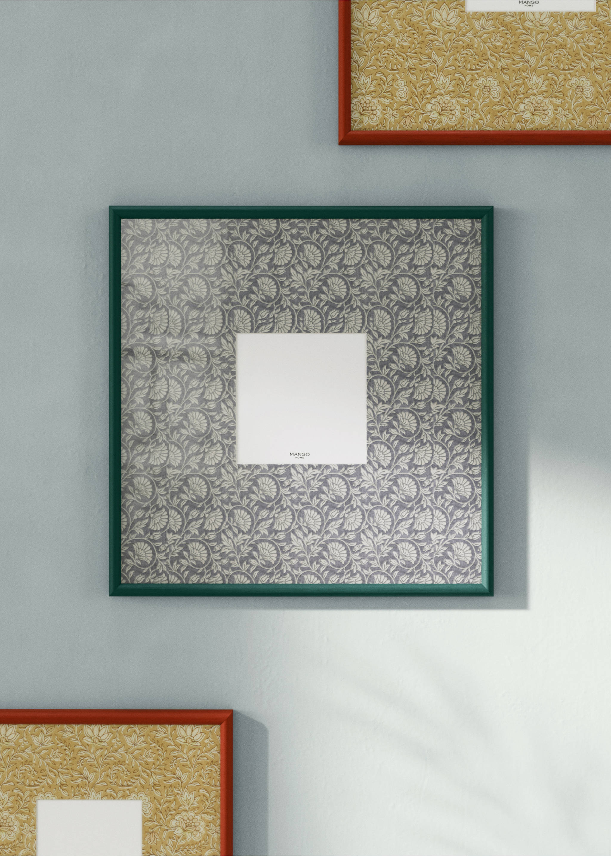 Extra large floral print contrast photo frame - General plane, Billiard Green. Ref: 27042937-00.