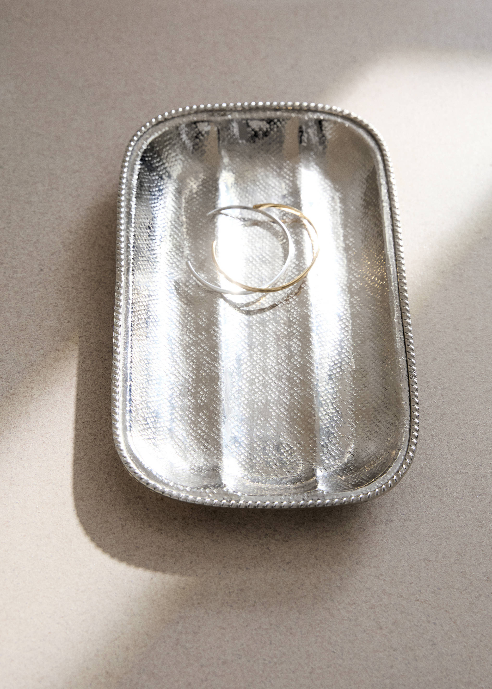 Rectangular brass bathroom tray - General plane