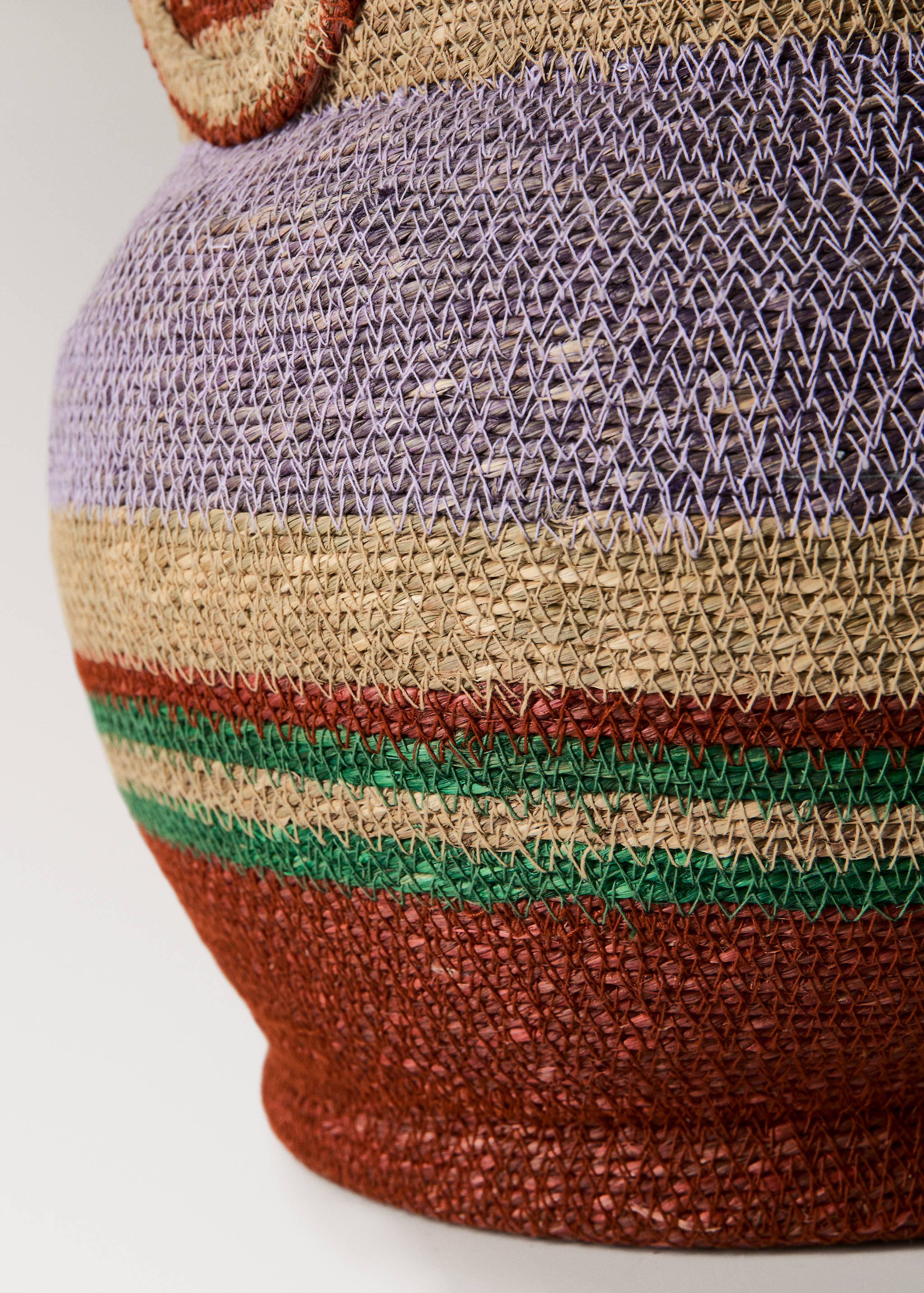 Medium round basket with stripe handles - Details of the article 2