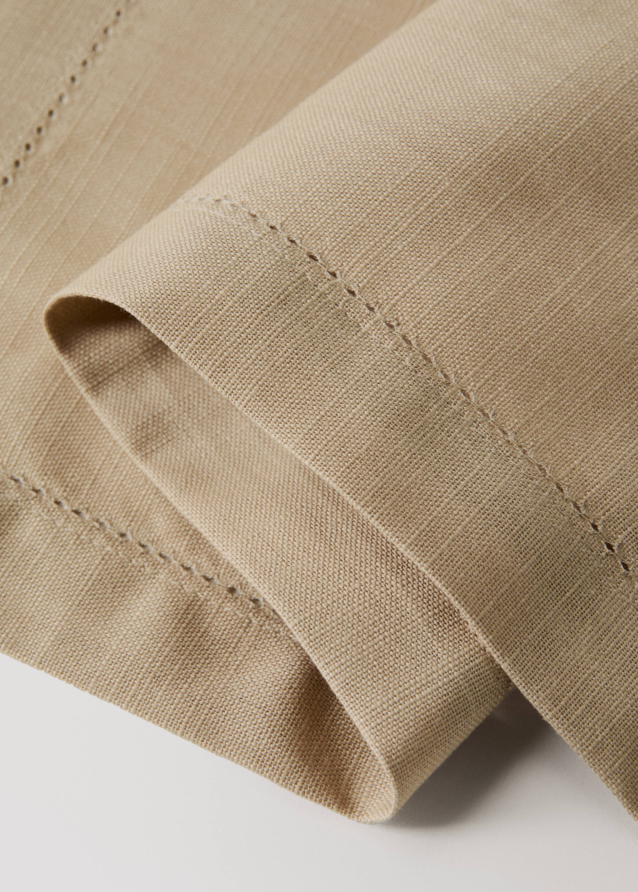 Hemstitch detail table mats - Details of the article 1