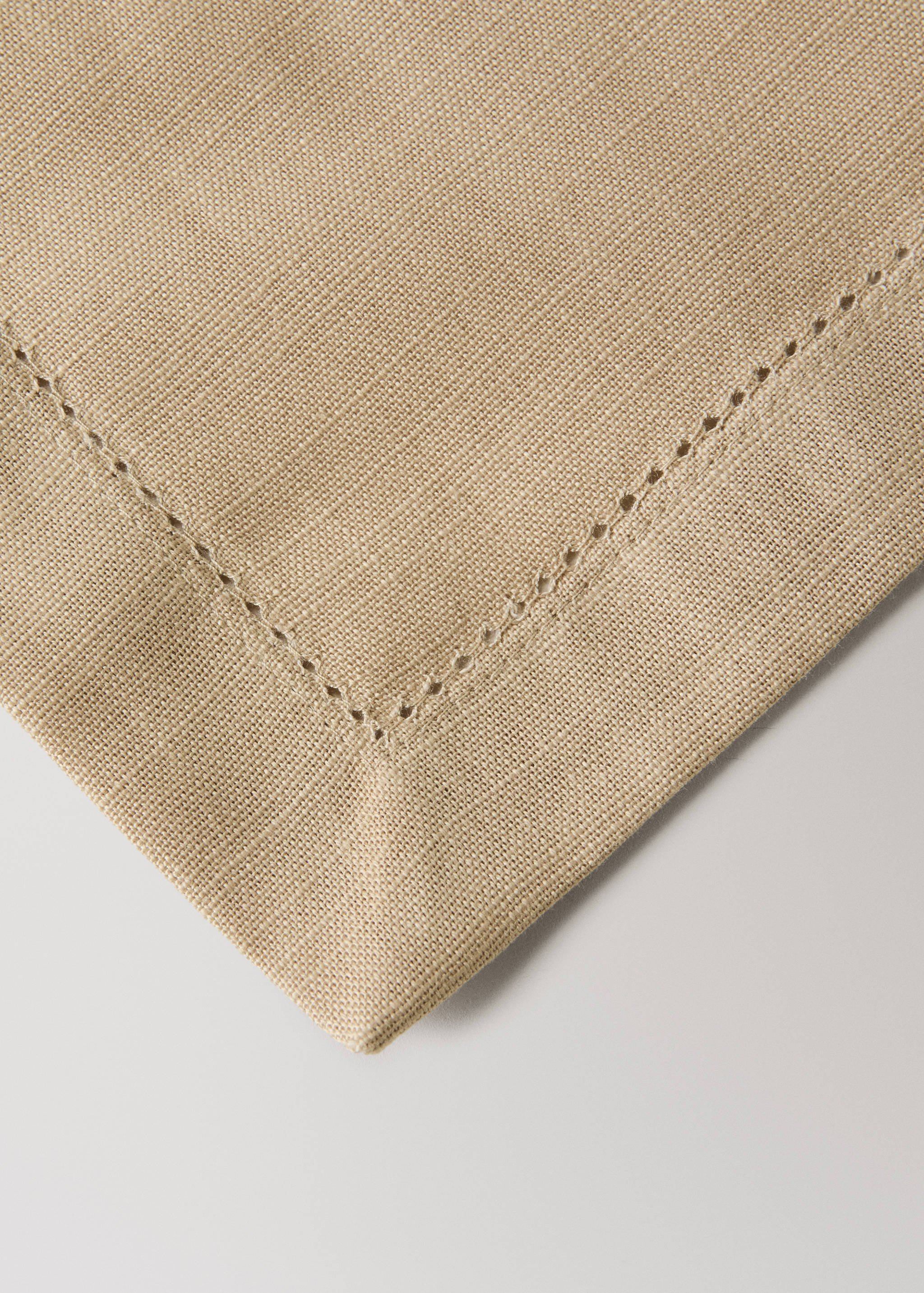 Hemstitch detail table mats - Details of the article 2