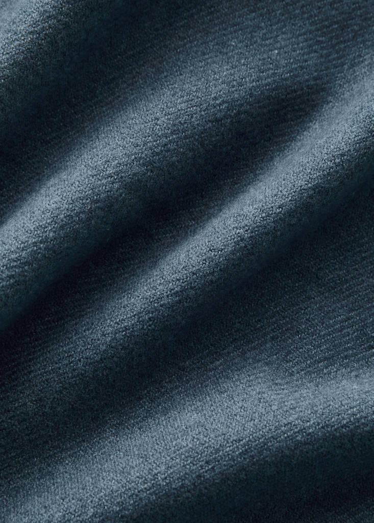 Soft blanket with fringe detail — Indigo Blue