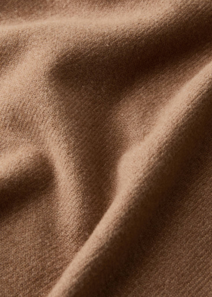Soft blanket with fringe detail — Russet