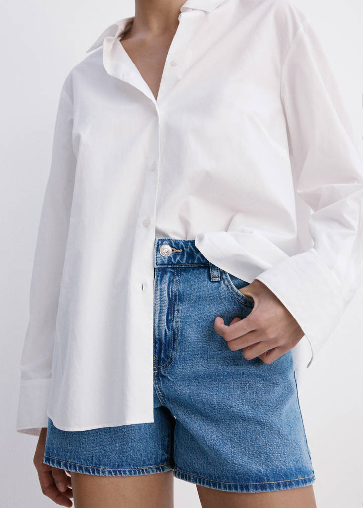 High-waisted straight-fit denim shorts — Medium Blue