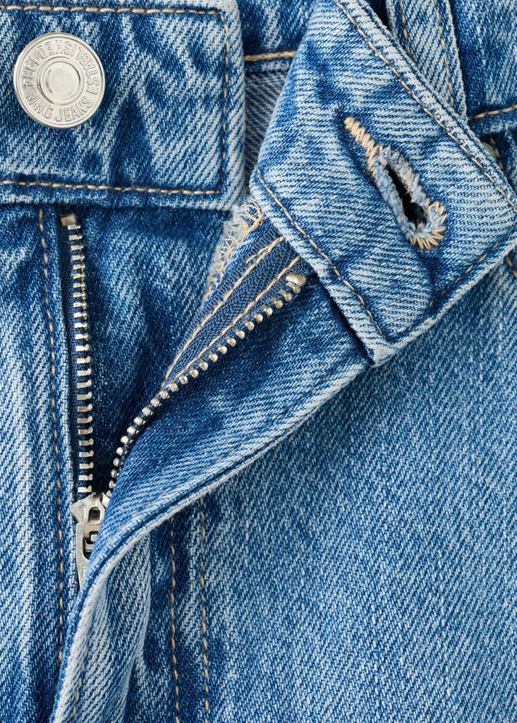 High-waisted straight-fit denim shorts — Medium Blue