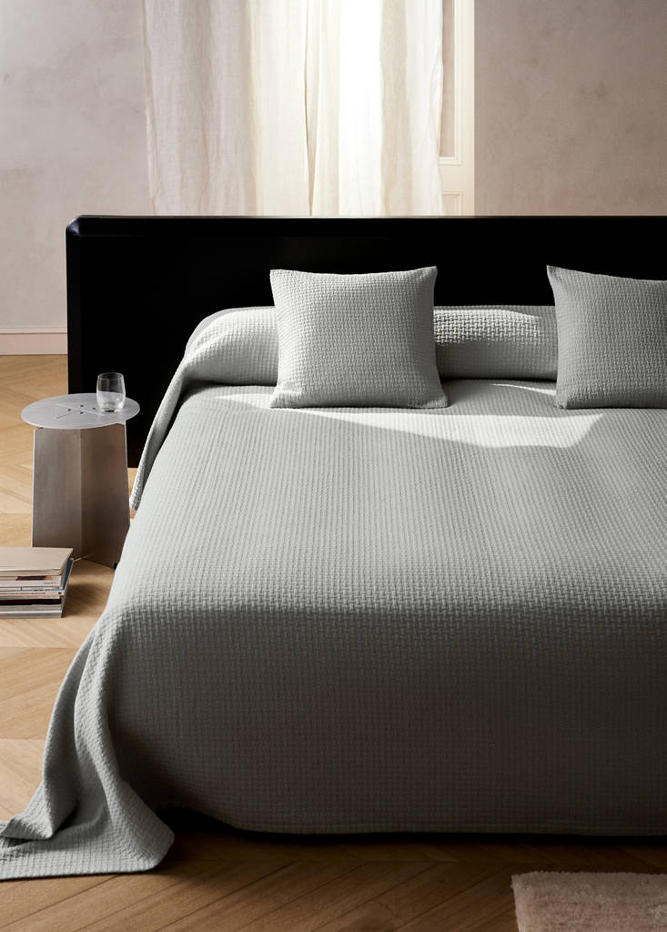 Tagesdecke aus Garment-Dyed-Baumwolle, Eckenverstärkung, für 180/200 cm Bett — Grau