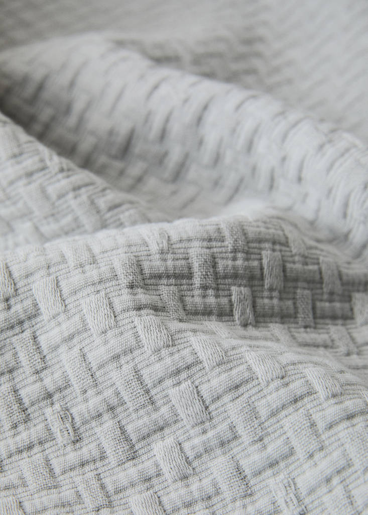 Tagesdecke aus Garment-Dyed-Baumwolle, Eckenverstärkung, für 180/200 cm Bett — Grau