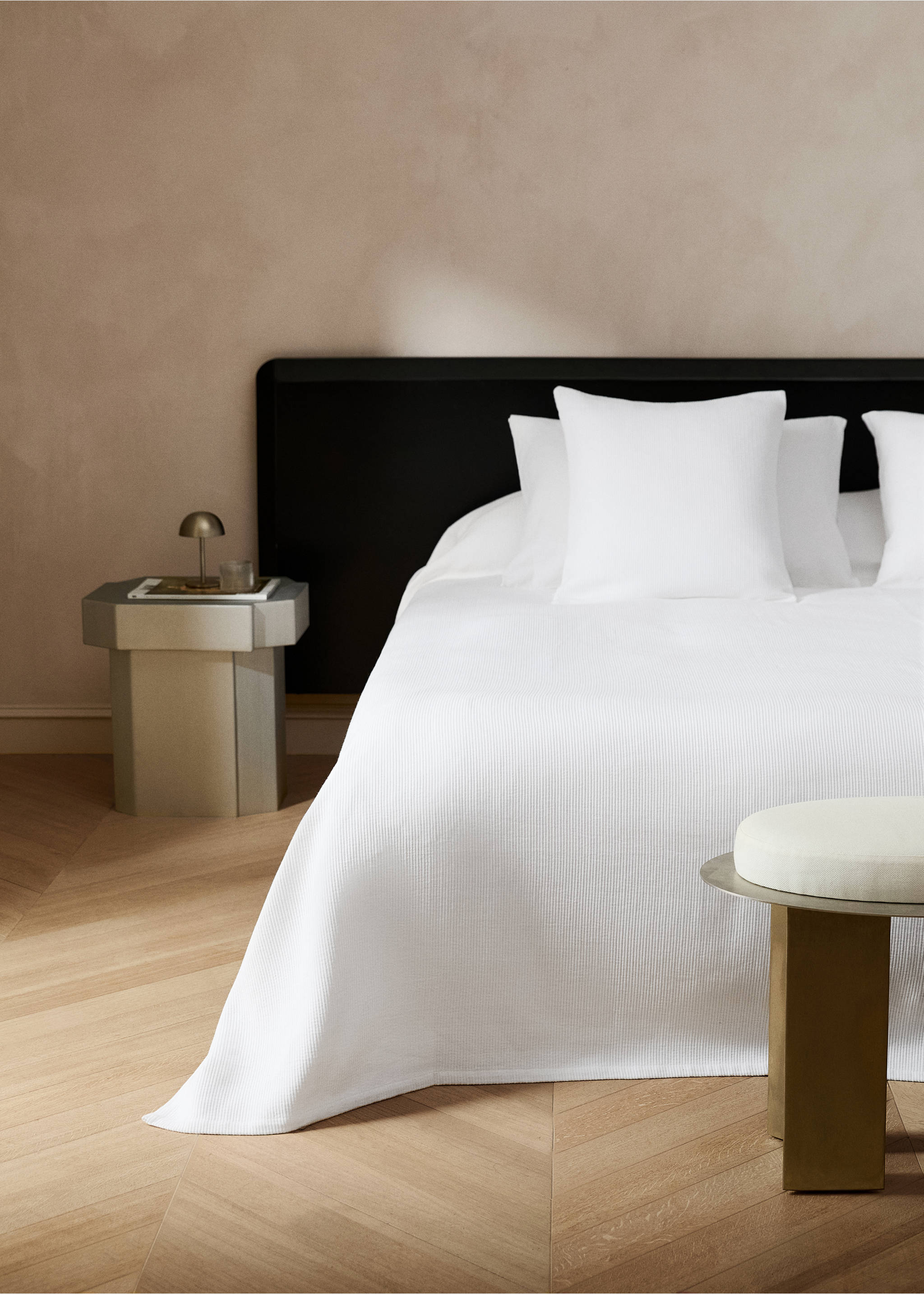 Jacquard cotton bedspread with fine stripes for a 130/150 cm bed - General plane, White. Ref: 27043295-00.