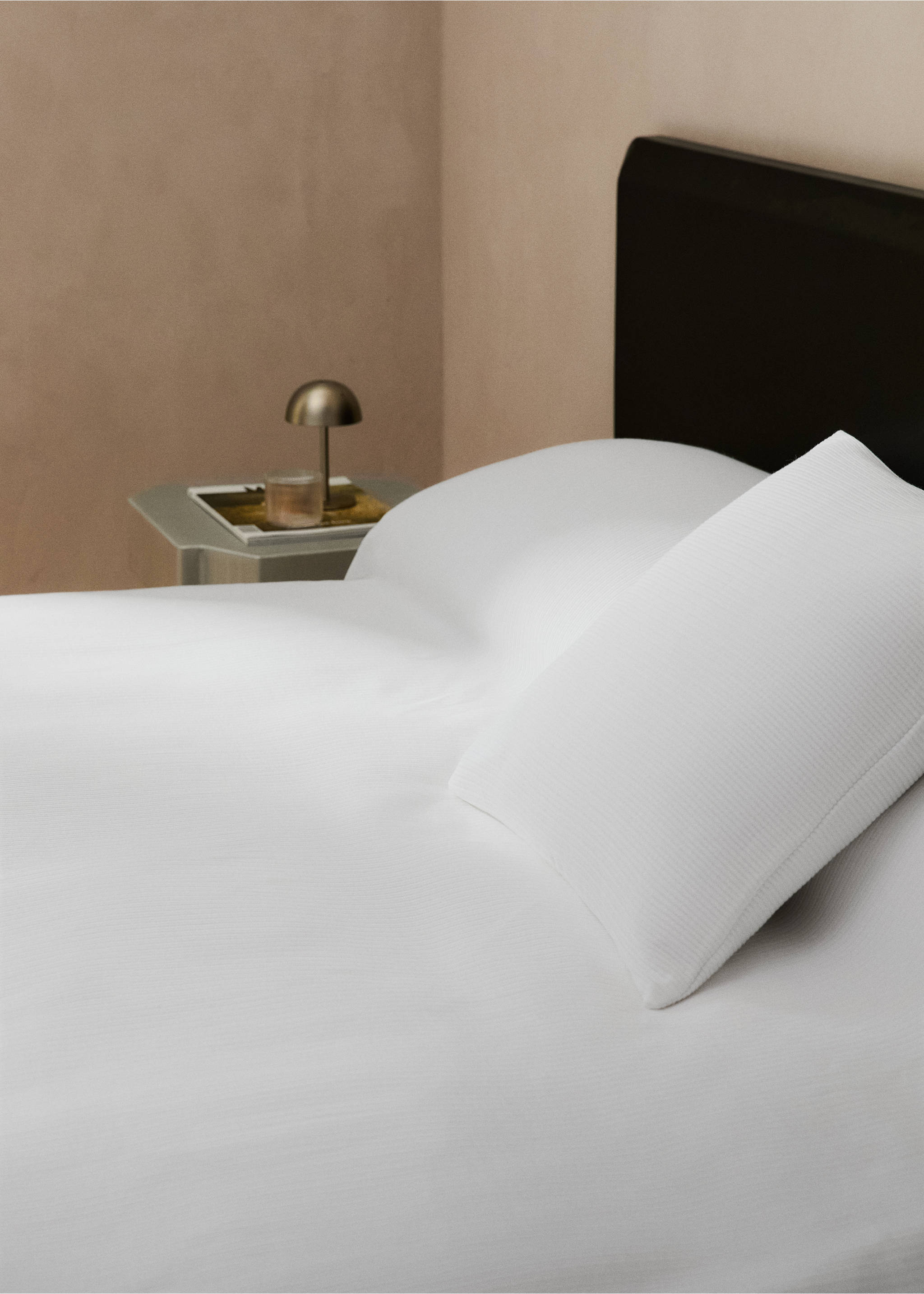 Fine-striped cotton bedspread for 180/200 cm bed - Details of the article 7, White. Ref: 27043296-00.