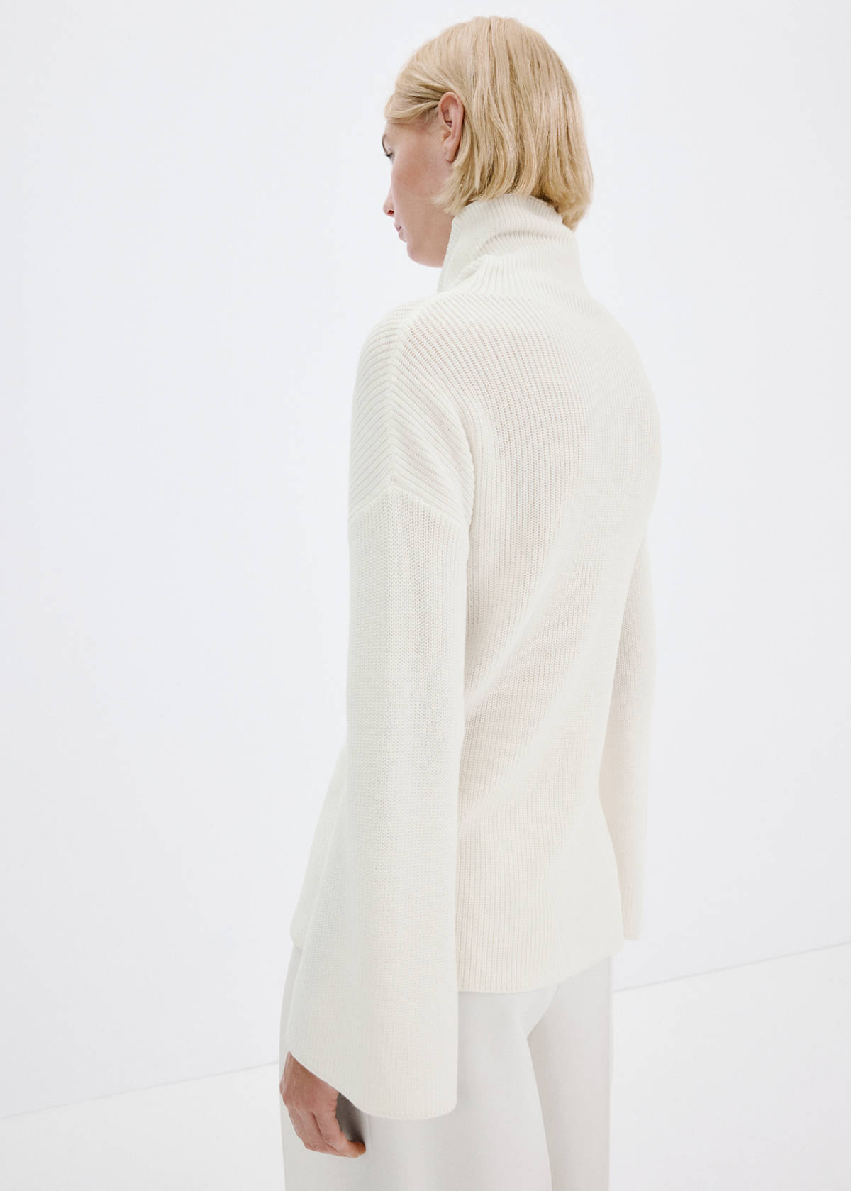 Turtleneck knit sweater — Off White