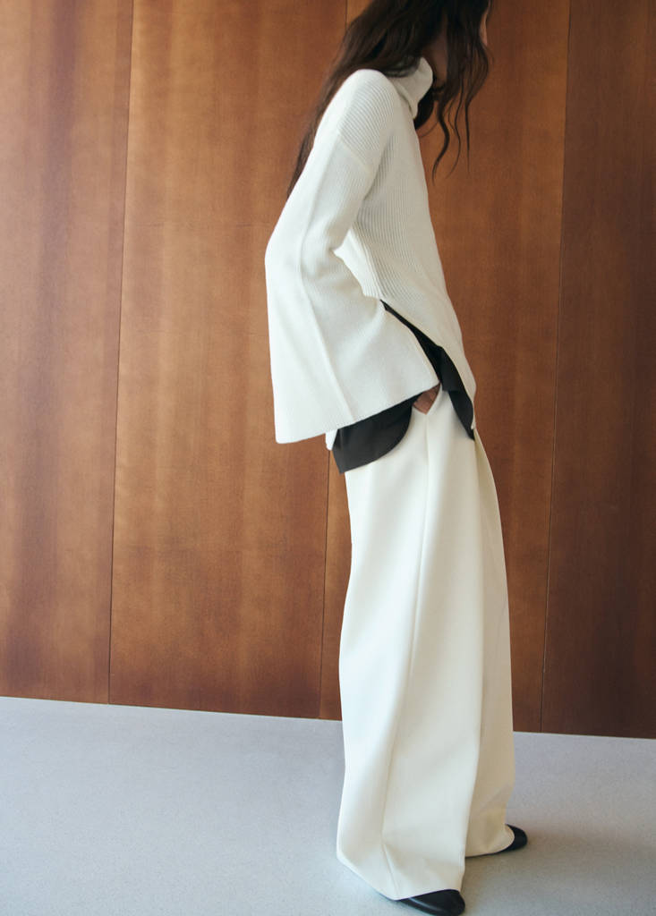 Turtleneck knit sweater — Off White