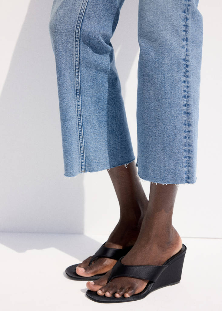 Sienna flared cropped jeans — Medium Blue