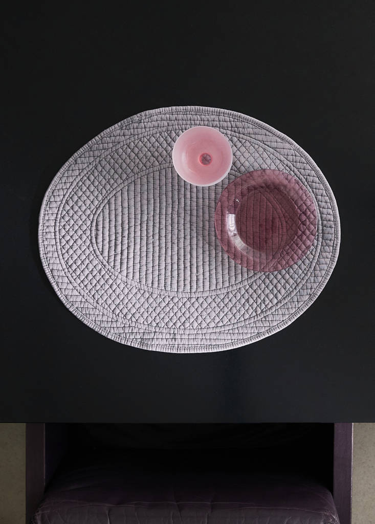 Oval quilted placemat — Lilac