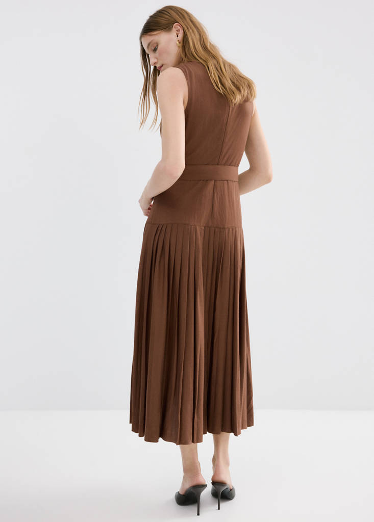 Pleated A-line dress — Brown