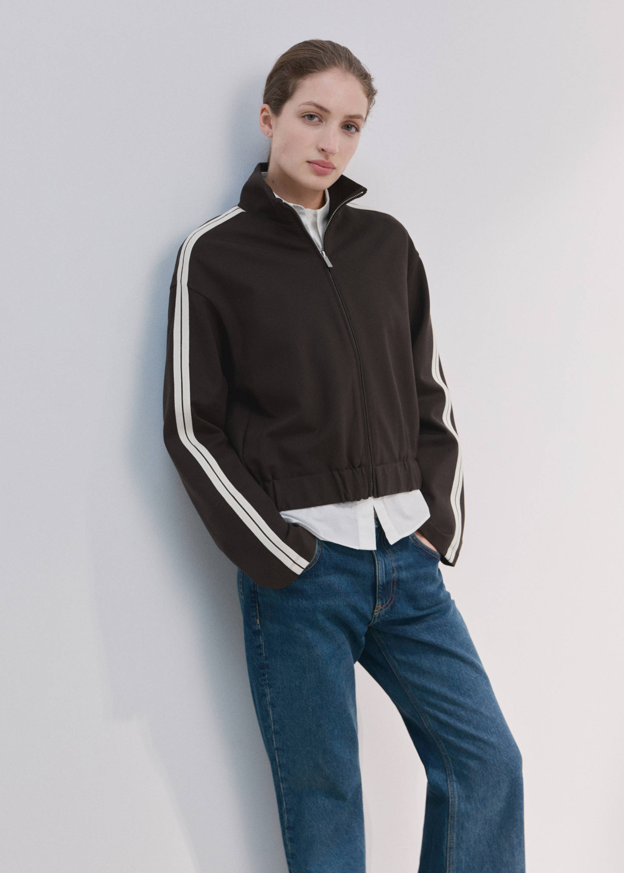 Contrast striped sweatshirt - Details of the article 1