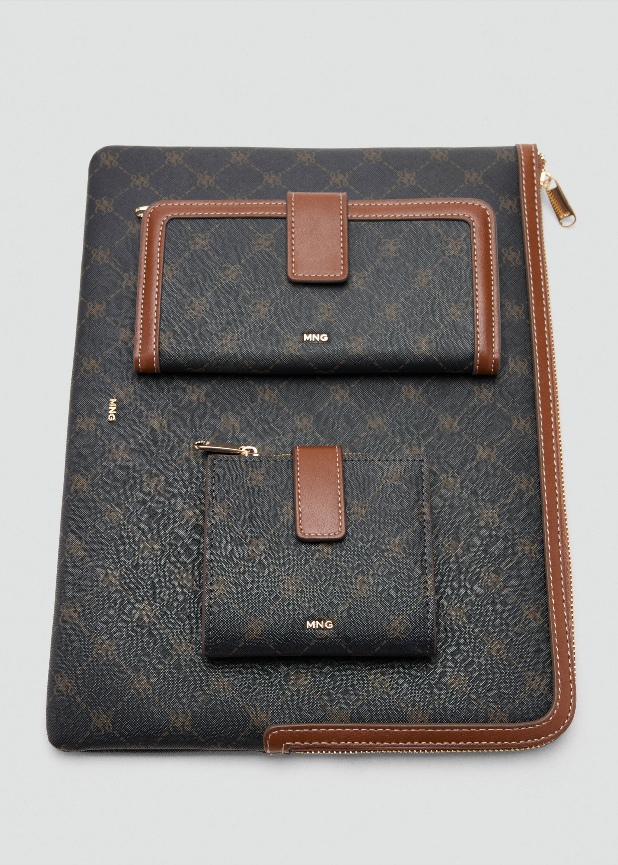 Grand portefeuille logo jacquard - Détail de l'article 2, Marron. Ref: 27043308-00.