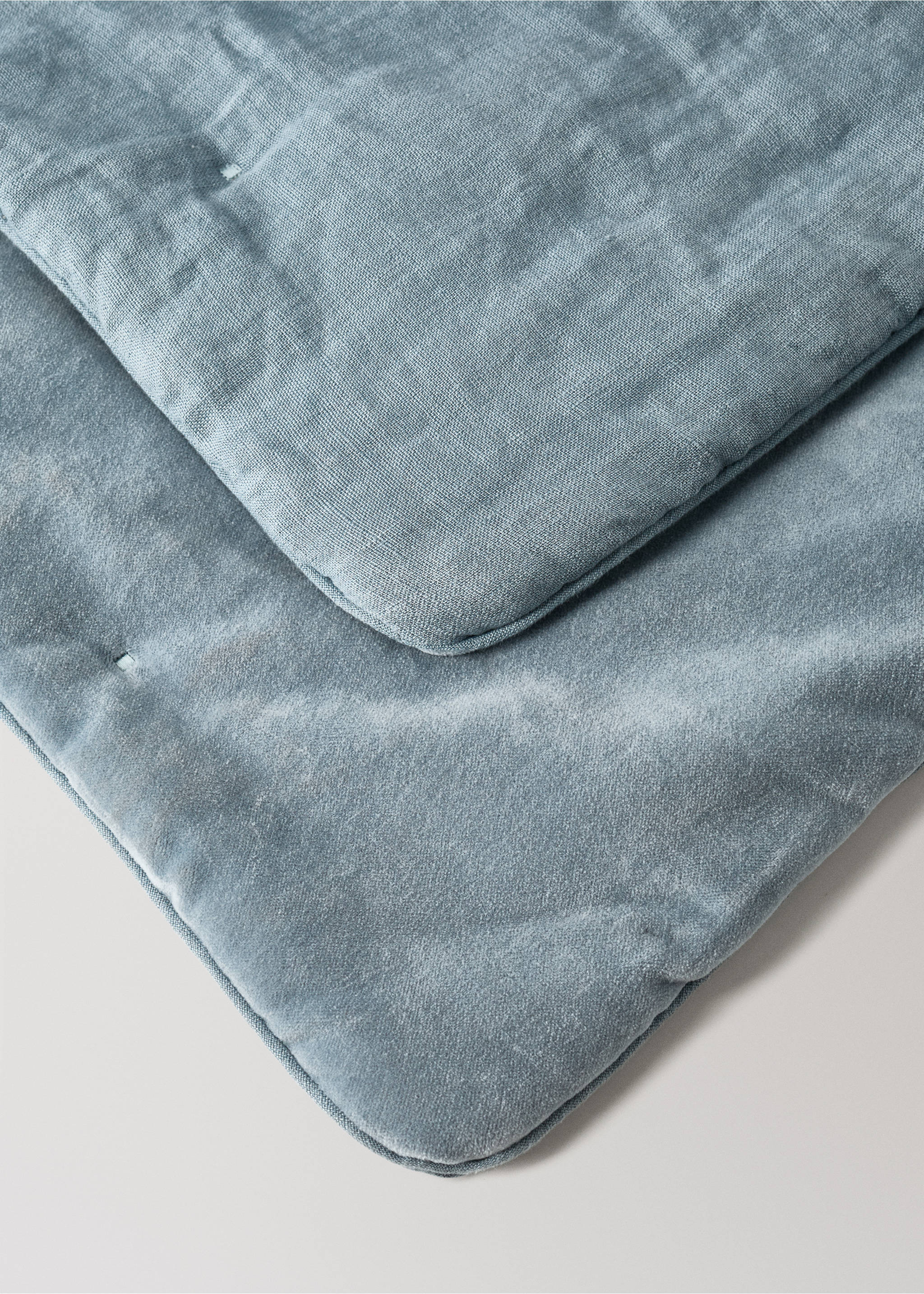 Linen velvet bedspread footboard - Details of the article 2, Petrol Blue. Ref: 27043310-00.
