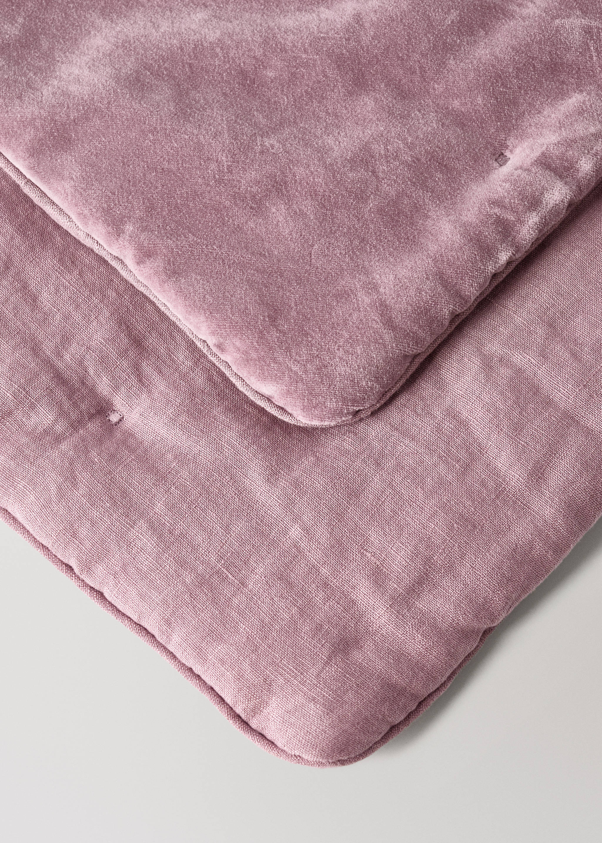 Linen velvet bedspread footboard - Details of the article 2