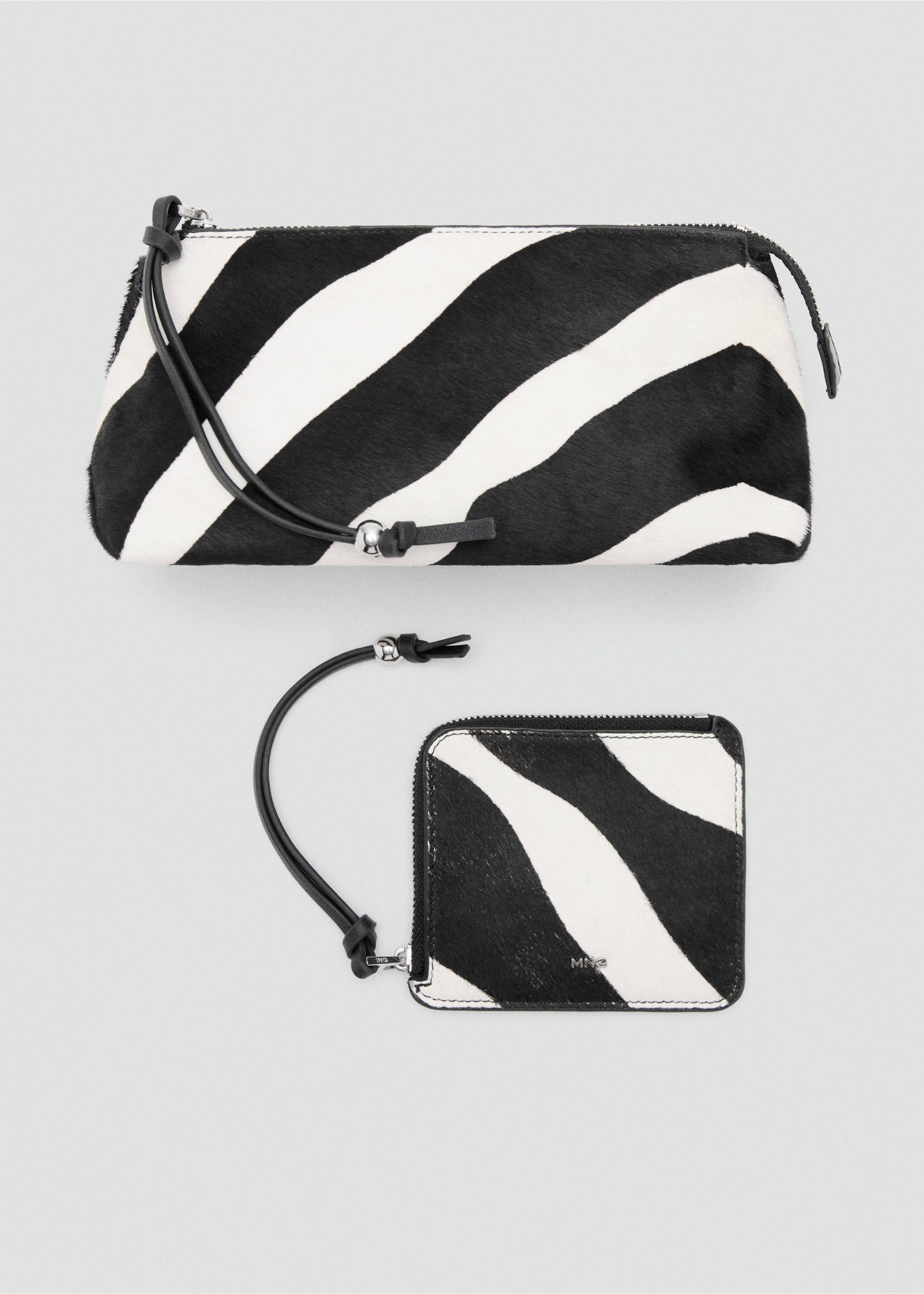 Zebra hair leather toiletry bag - Details of the article 2, Black. Ref: 27043312-00.