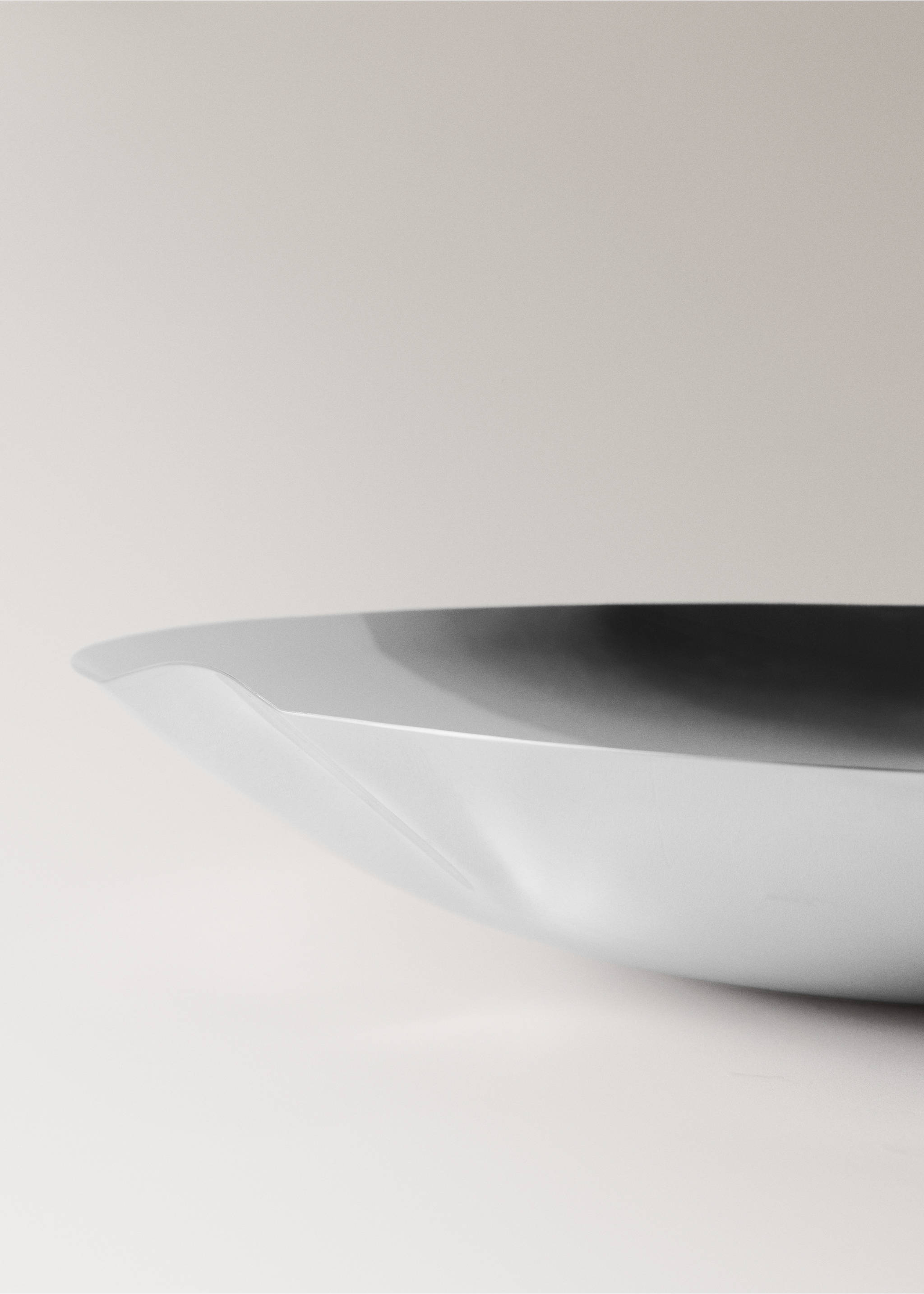 Nagy dekoratív acéltálca - A termék adatai 1, Ezüst. Ref: 27043316-00.