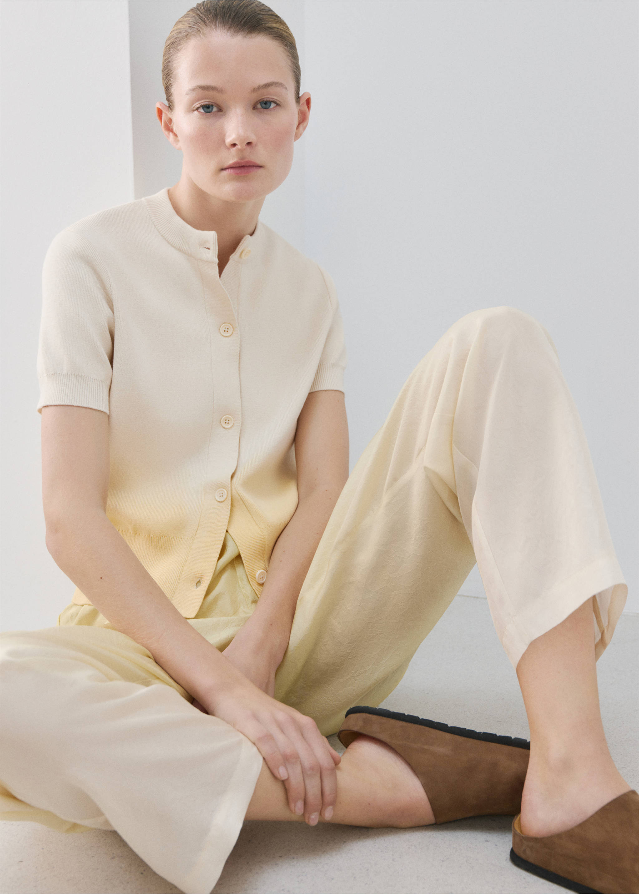 100% cotton gradient cardigan - Details of the article 2, Pastel Yellow. Ref: 27043319-00.