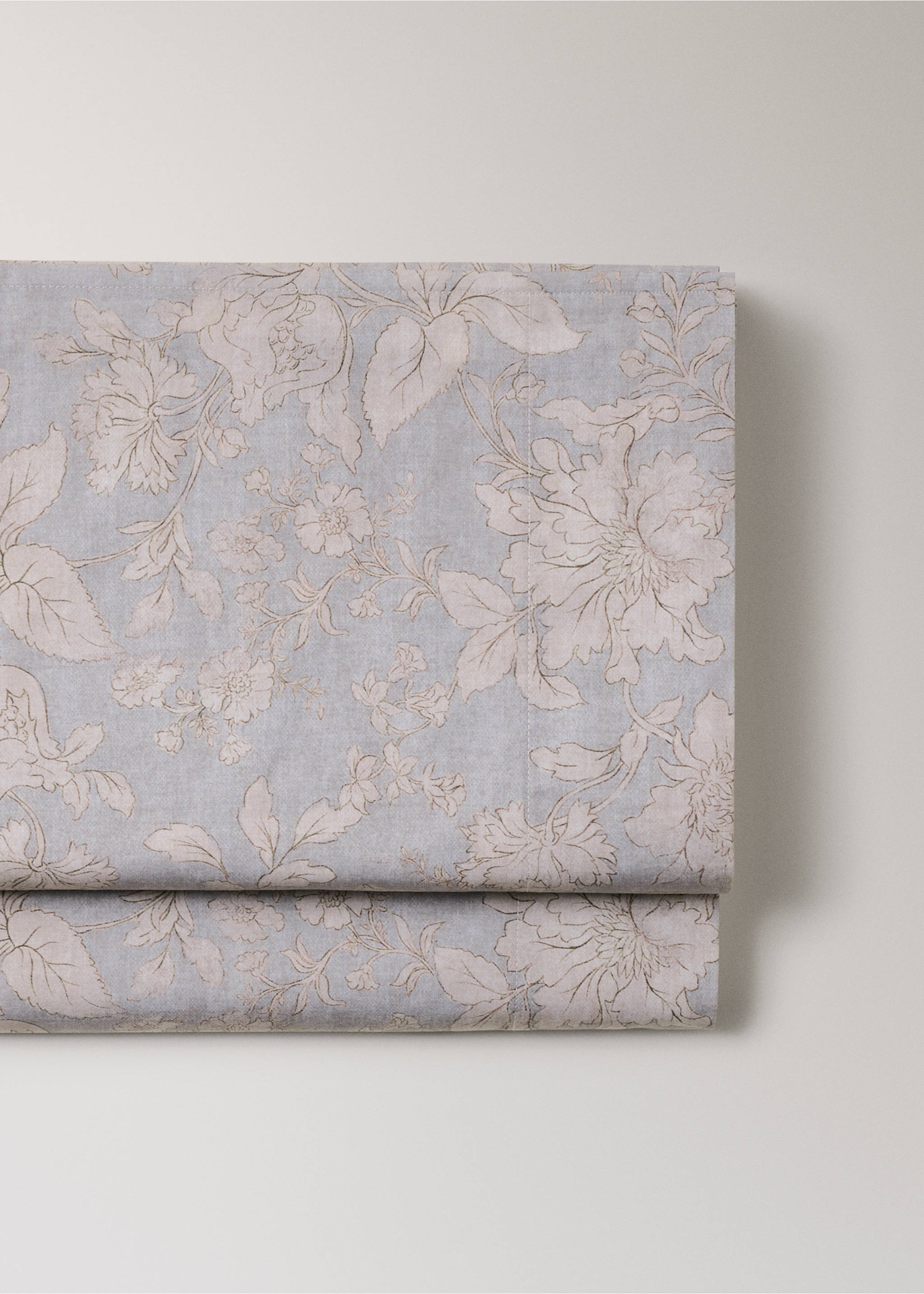 Vintage floral percale cotton top sheet Bed 135/140cm - Details of the article 2, Light/Pastel Grey. Ref: 27043324-00.