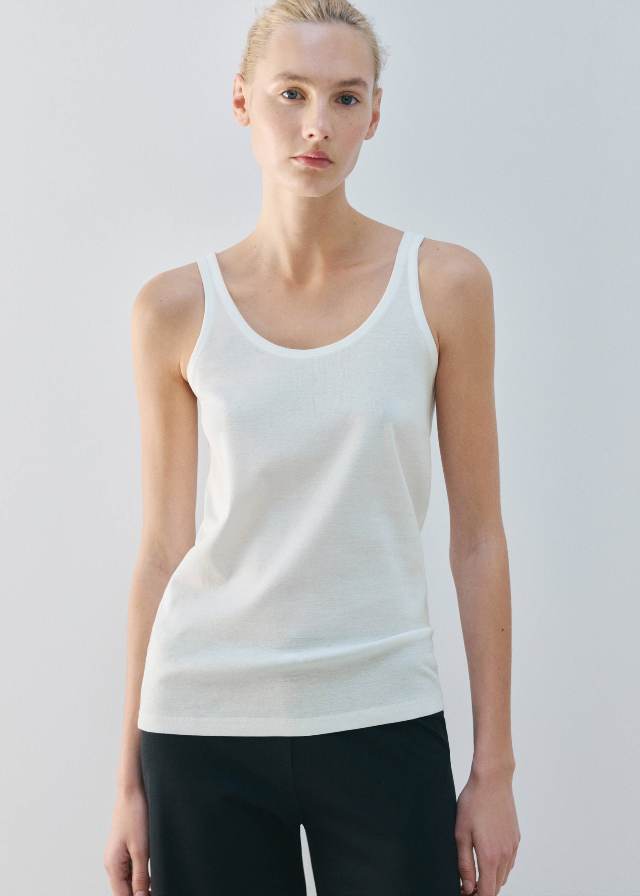 Cotton round-neck top - Medium plane, White. Ref: 27043336-00.
