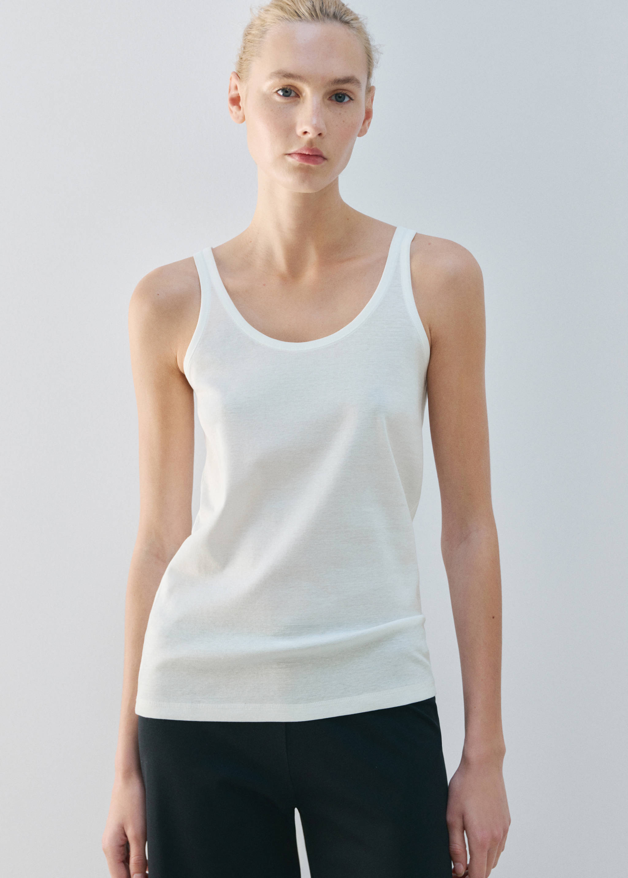 Cotton round-neck top - Medium plane