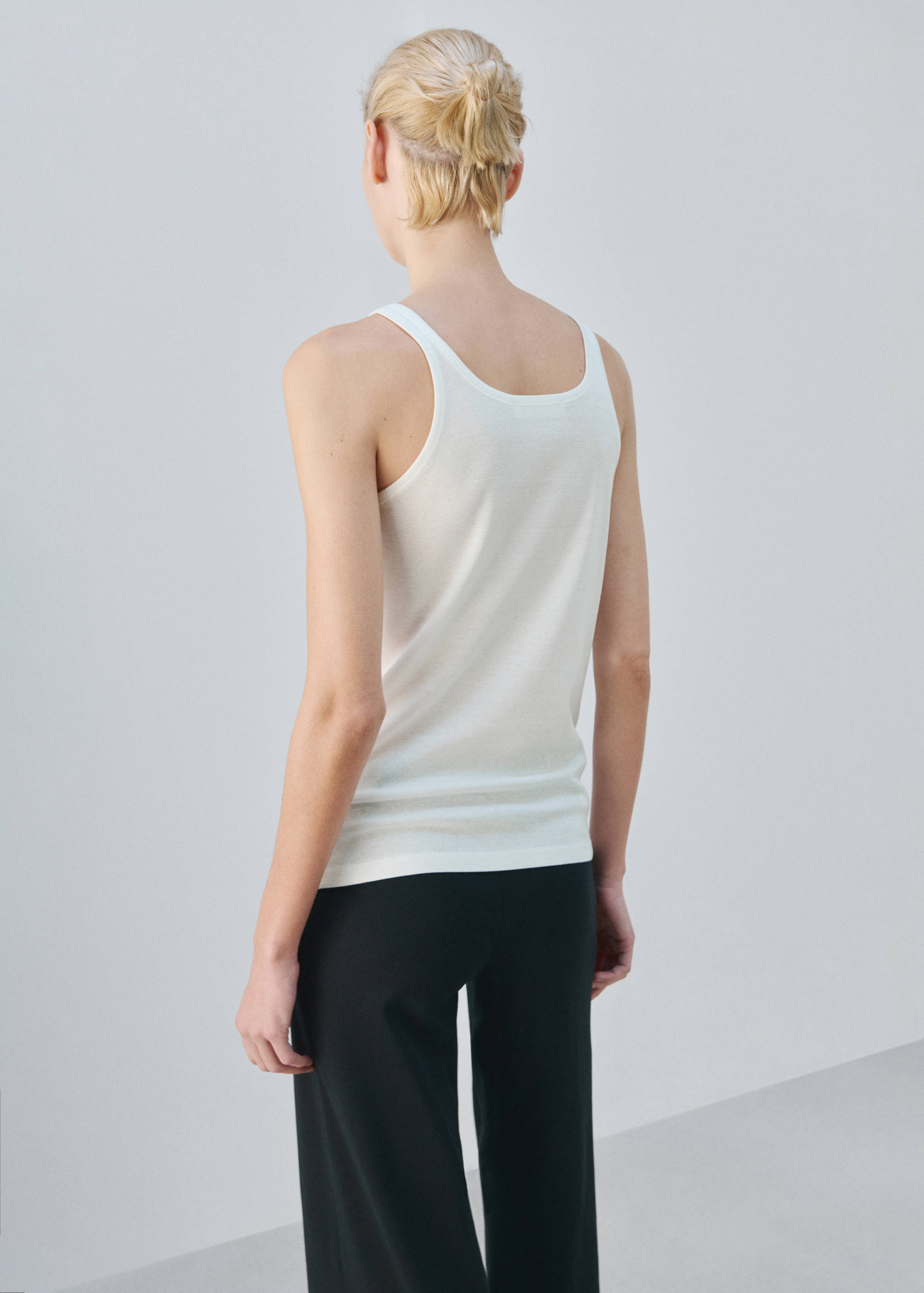 Cotton round-neck top - Reverse of the article