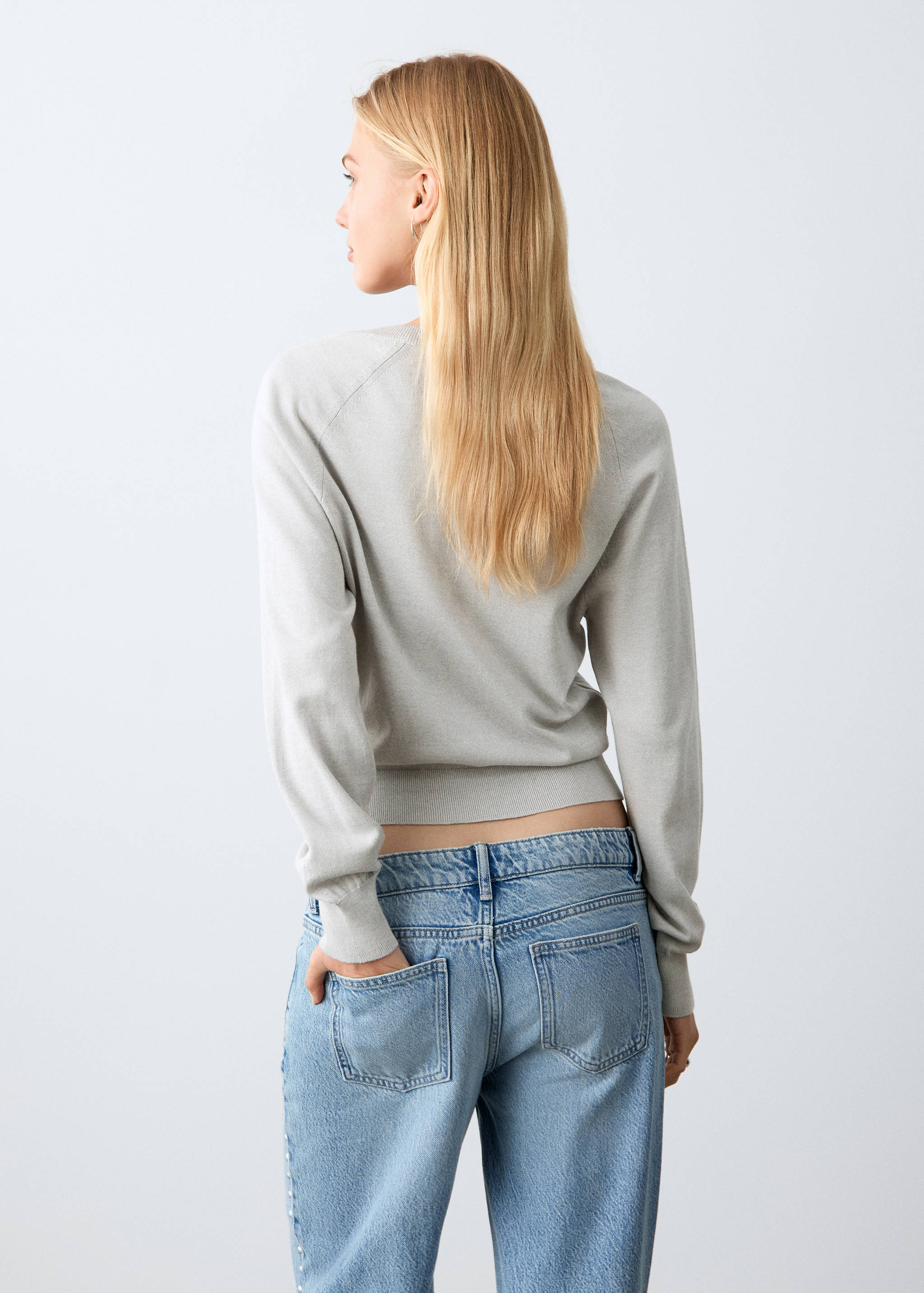 Bow knit sweater - Reverse of the article
