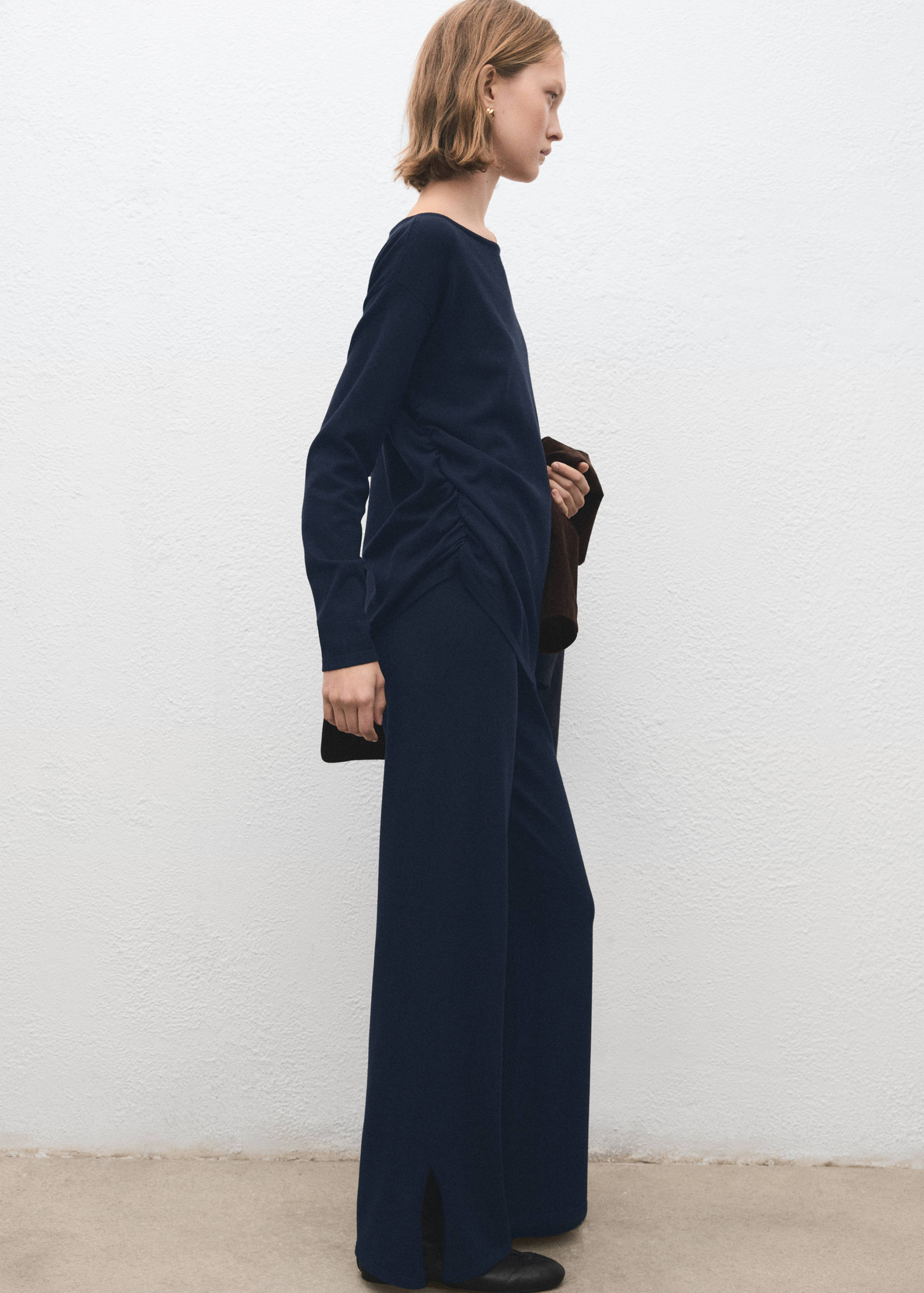 Straight knitted trousers - General plane