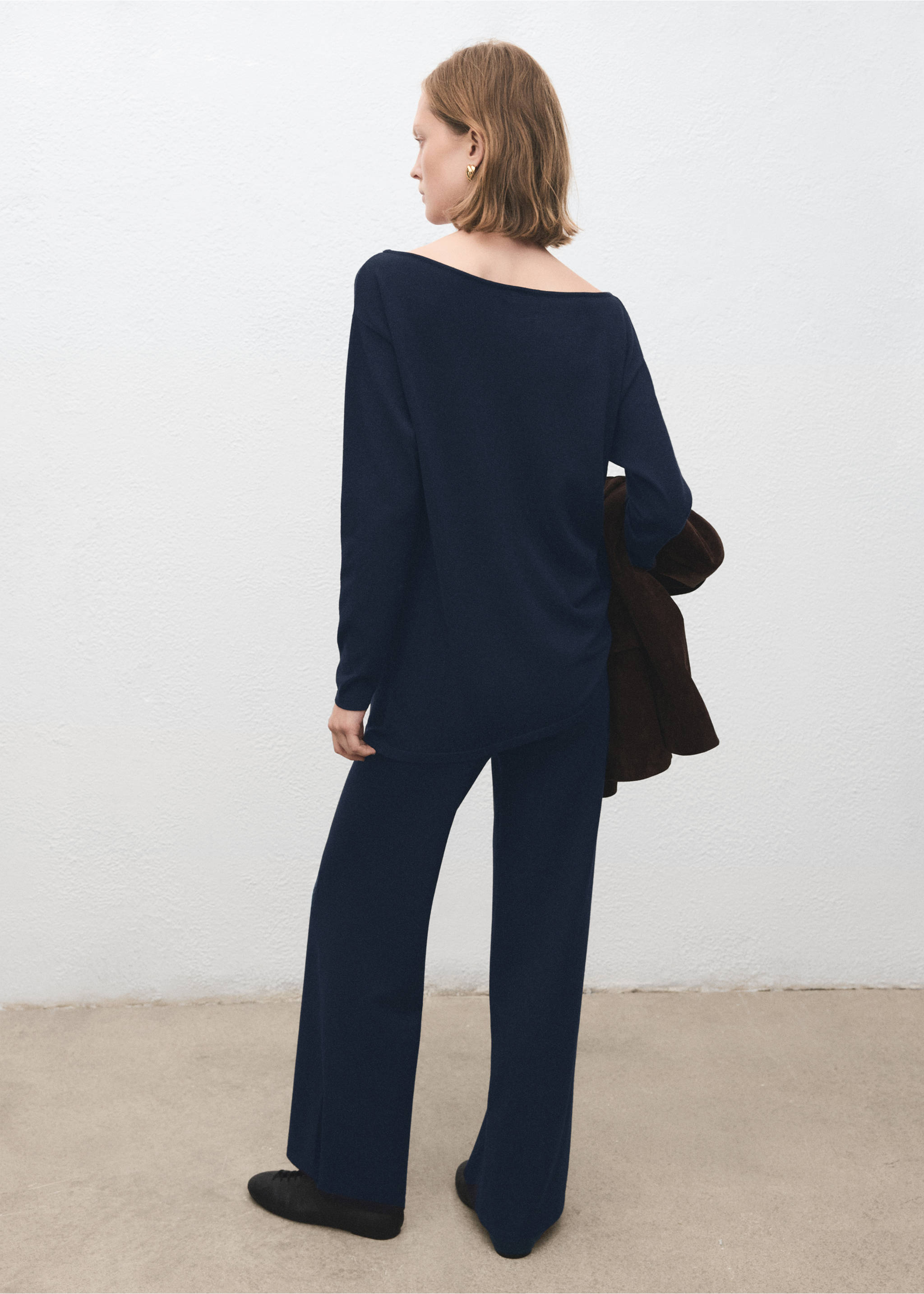Straight knitted trousers - Reverse of the article, Dark Navy. Ref: 27044050-00.