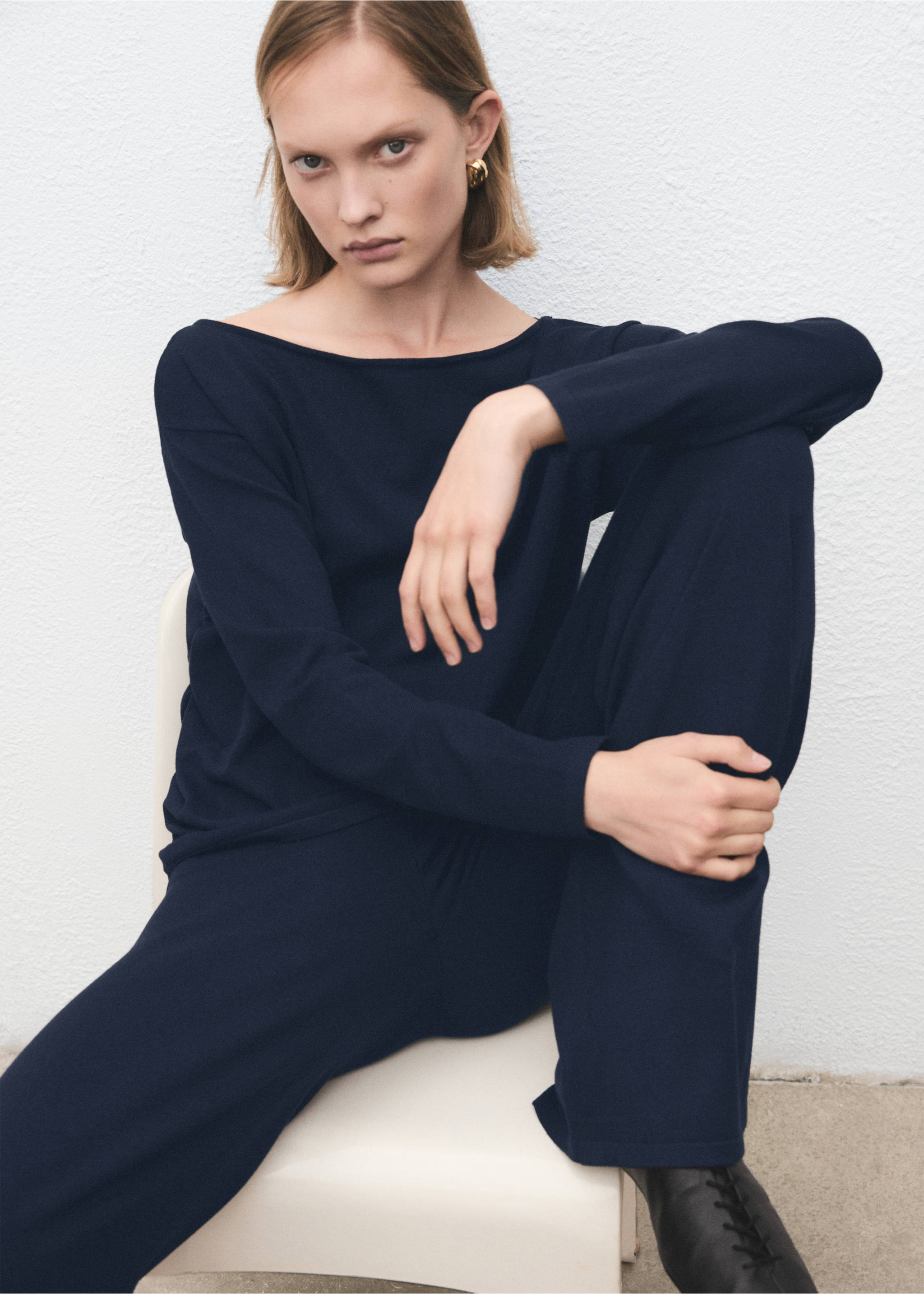 Straight knitted trousers - Details of the article 2, Dark Navy. Ref: 27044050-00.