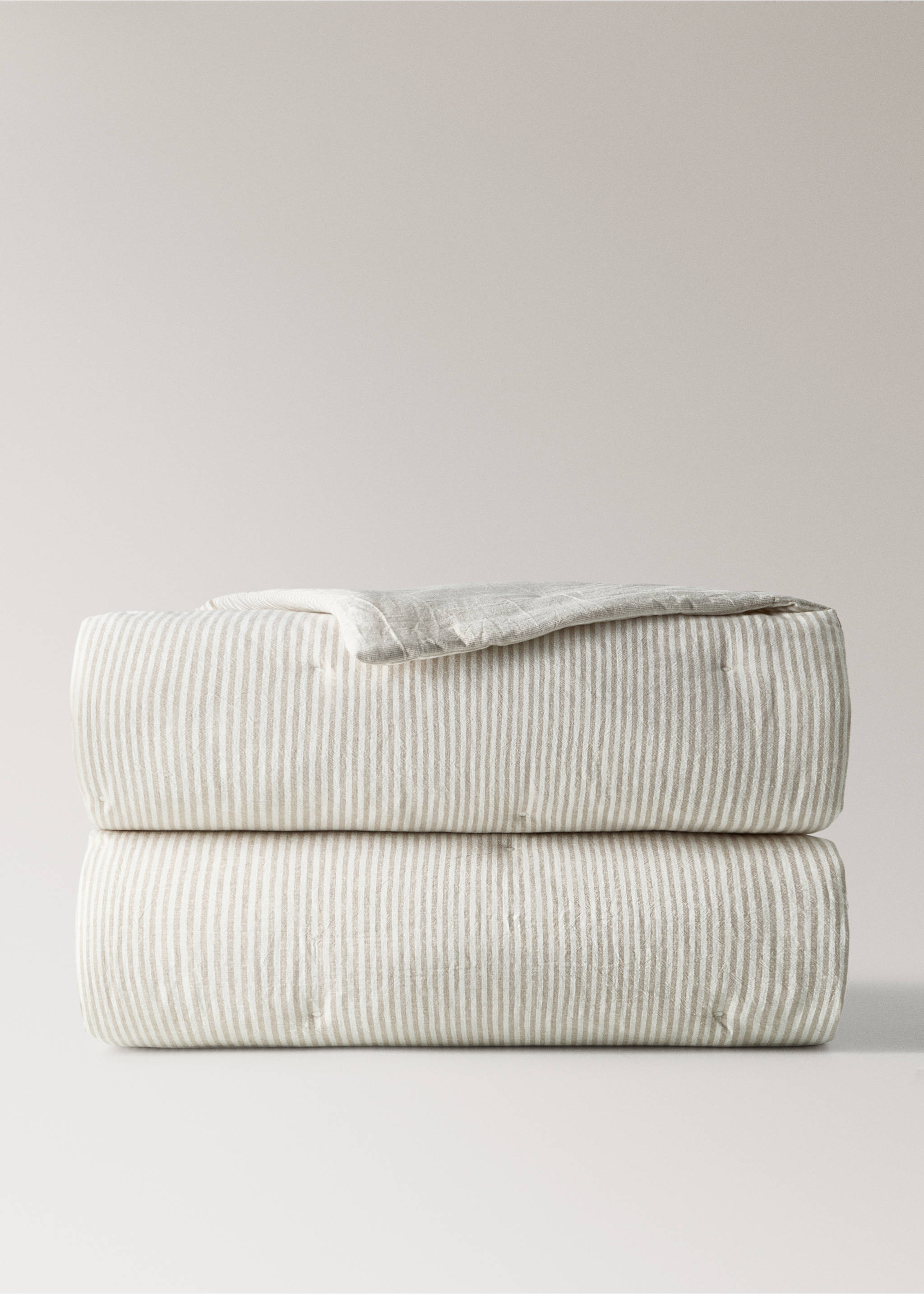 Randigt täcke för barn i bomull och linne för 90 cm säng - Artikel utan modell, Sand. Ref: 27044056-00.