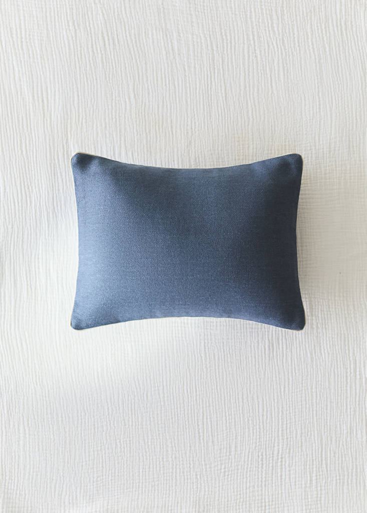 Piped cushion cover 30x40 cm — Indigo Blue