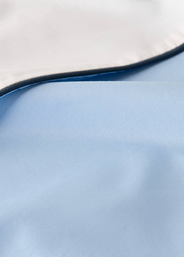 Reversible percale cotton duvet cover with contrasting piping for cot — Sky Blue