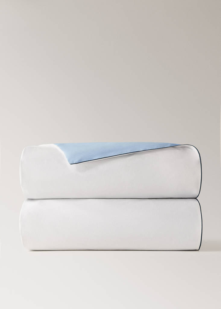 Reversible percale cotton duvet cover with contrasting piping for cot — Sky Blue