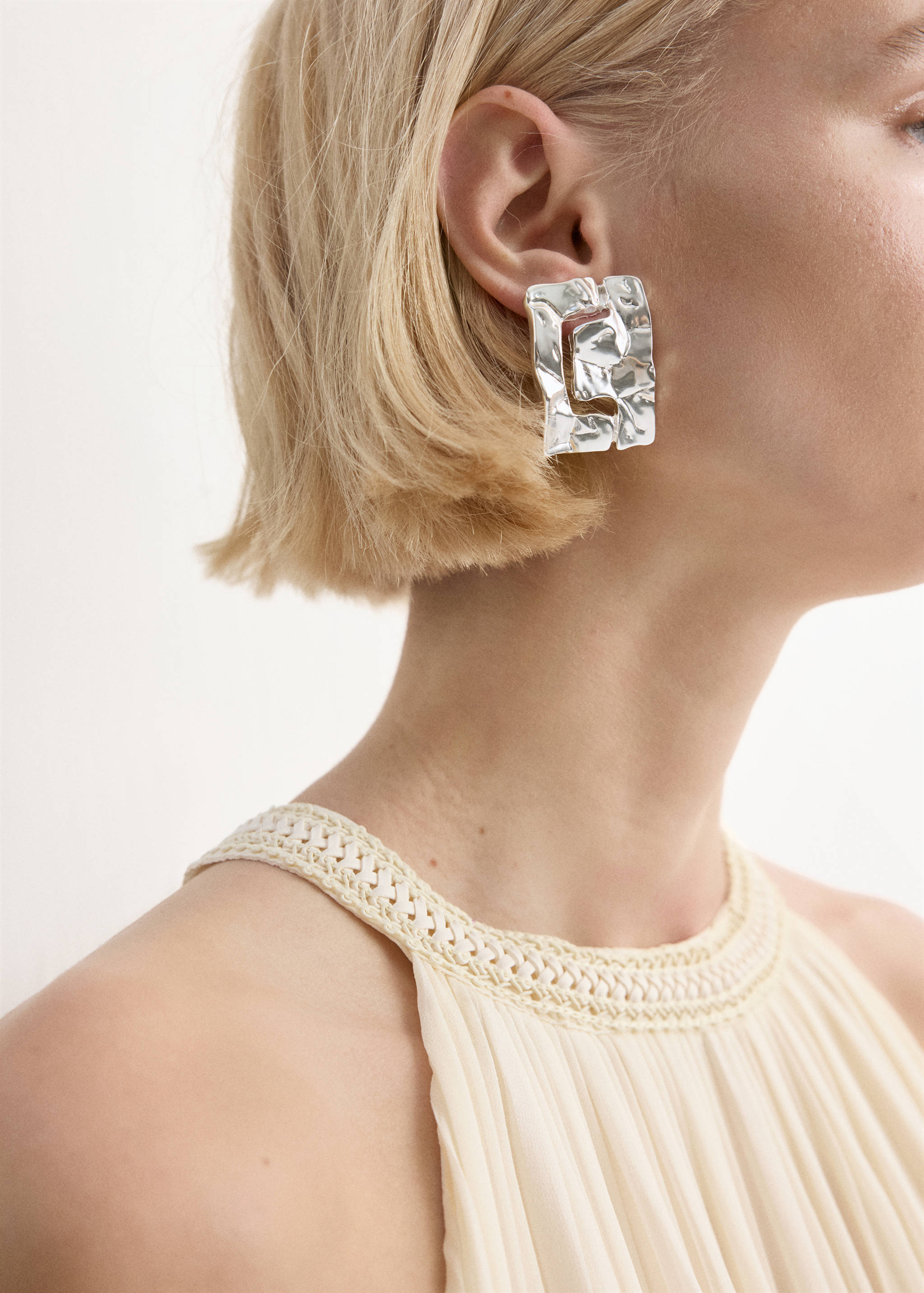 Vestido evasê com decote halter - Pormenor do artigo 1